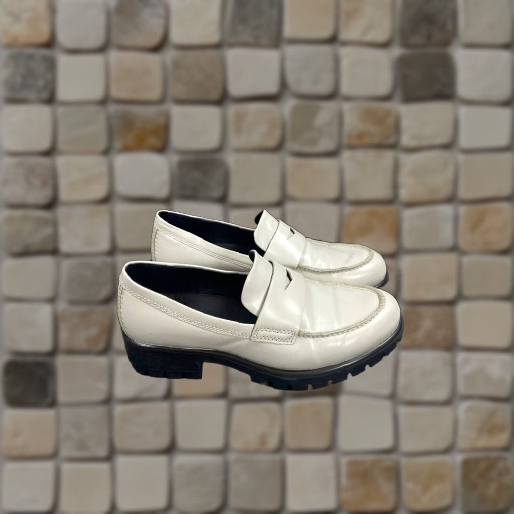 Ecco VINTAGE ECCO Women's Loafer Flats Slip On Size 6-6.5 Beige Leather Casual Platform Size US 6.5 / IT 36.5 - 1 Thumbnail