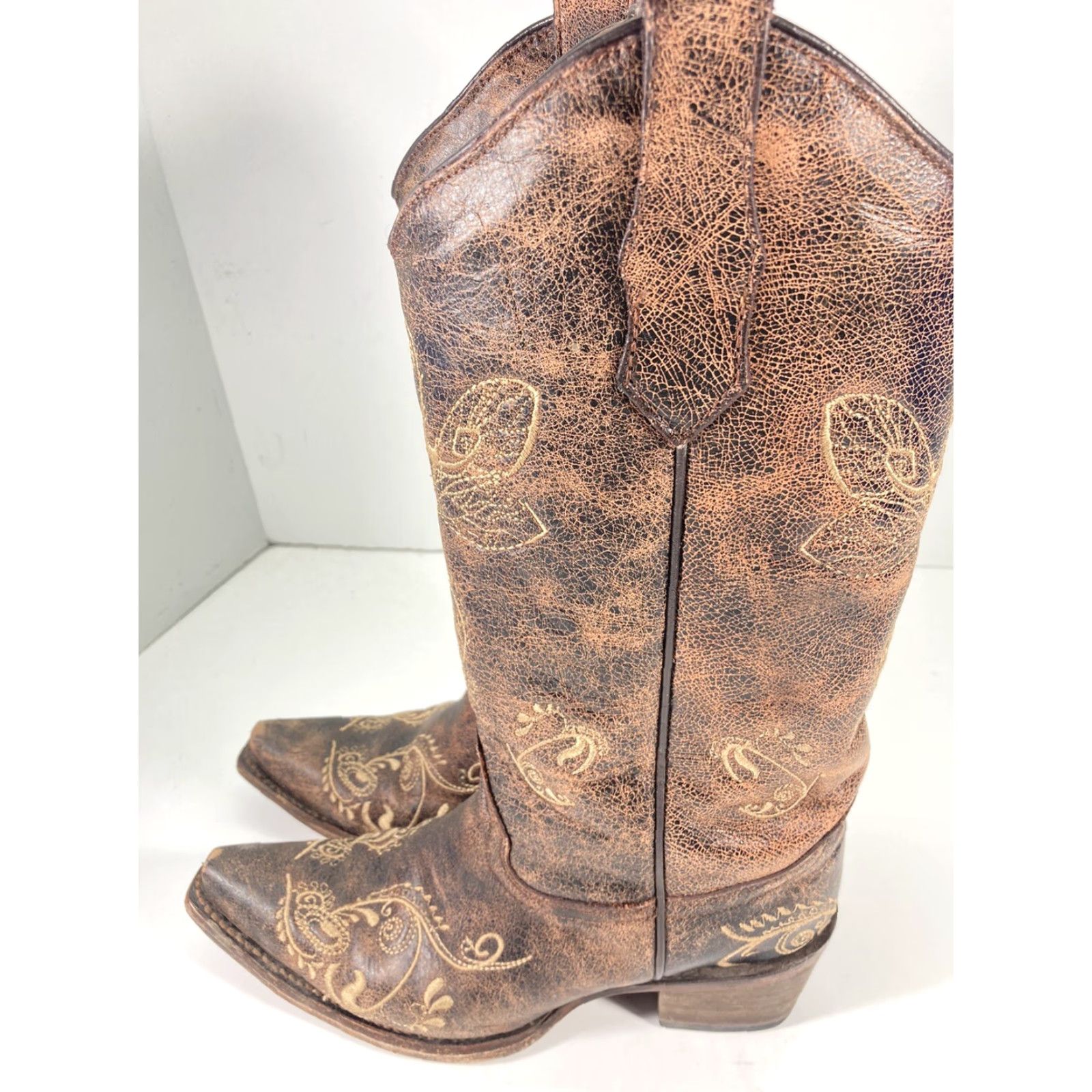 Vintage VINTAGE Circle G Boots Women 7.5 M Brown Leather Floral Western Wedding Snip Toe 5001 Size US 8 / IT 38 - 5 Thumbnail