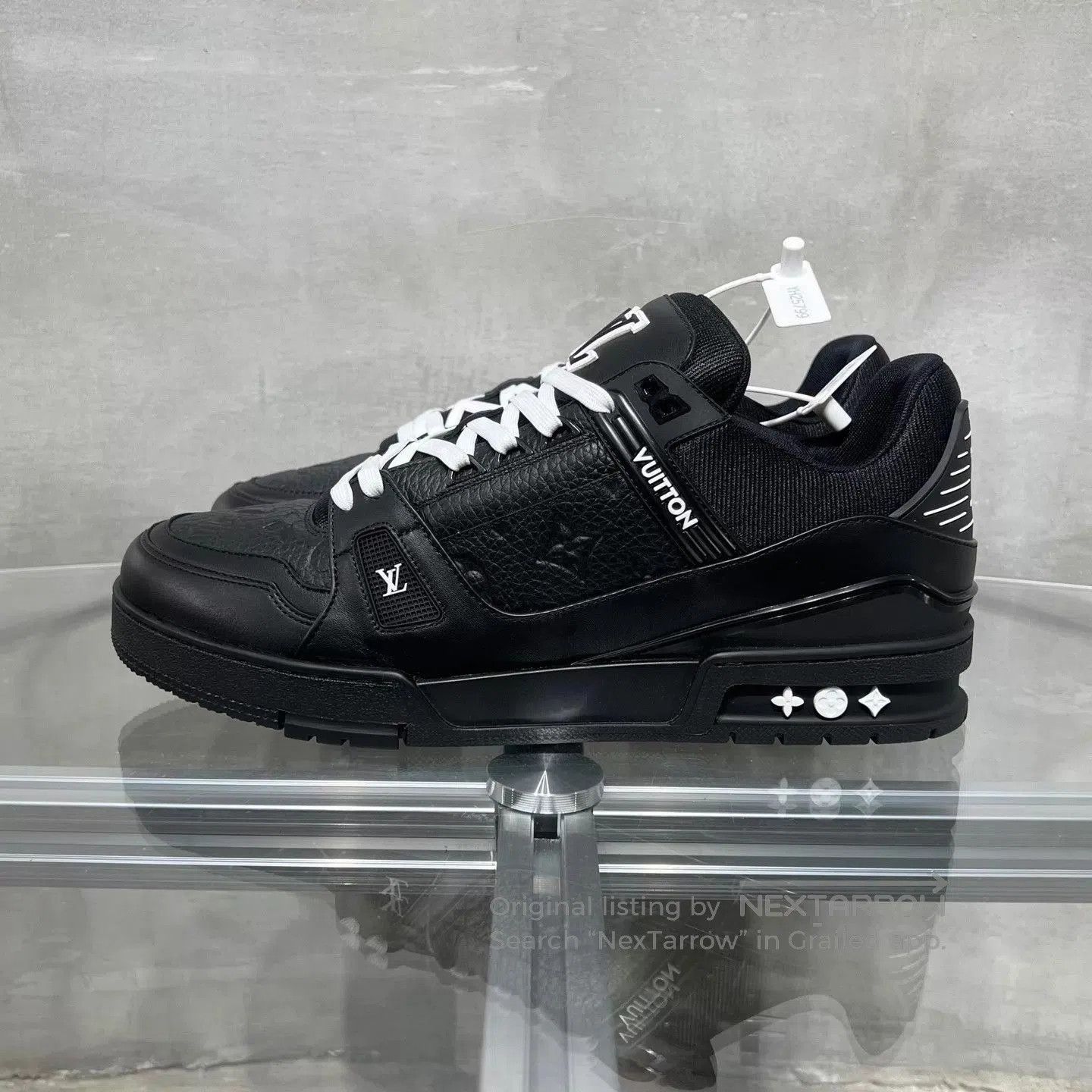 Louis Vuitton Black Low-Top Sneakers Size 11. Size US 11 / EU 44 - 3 Thumbnail