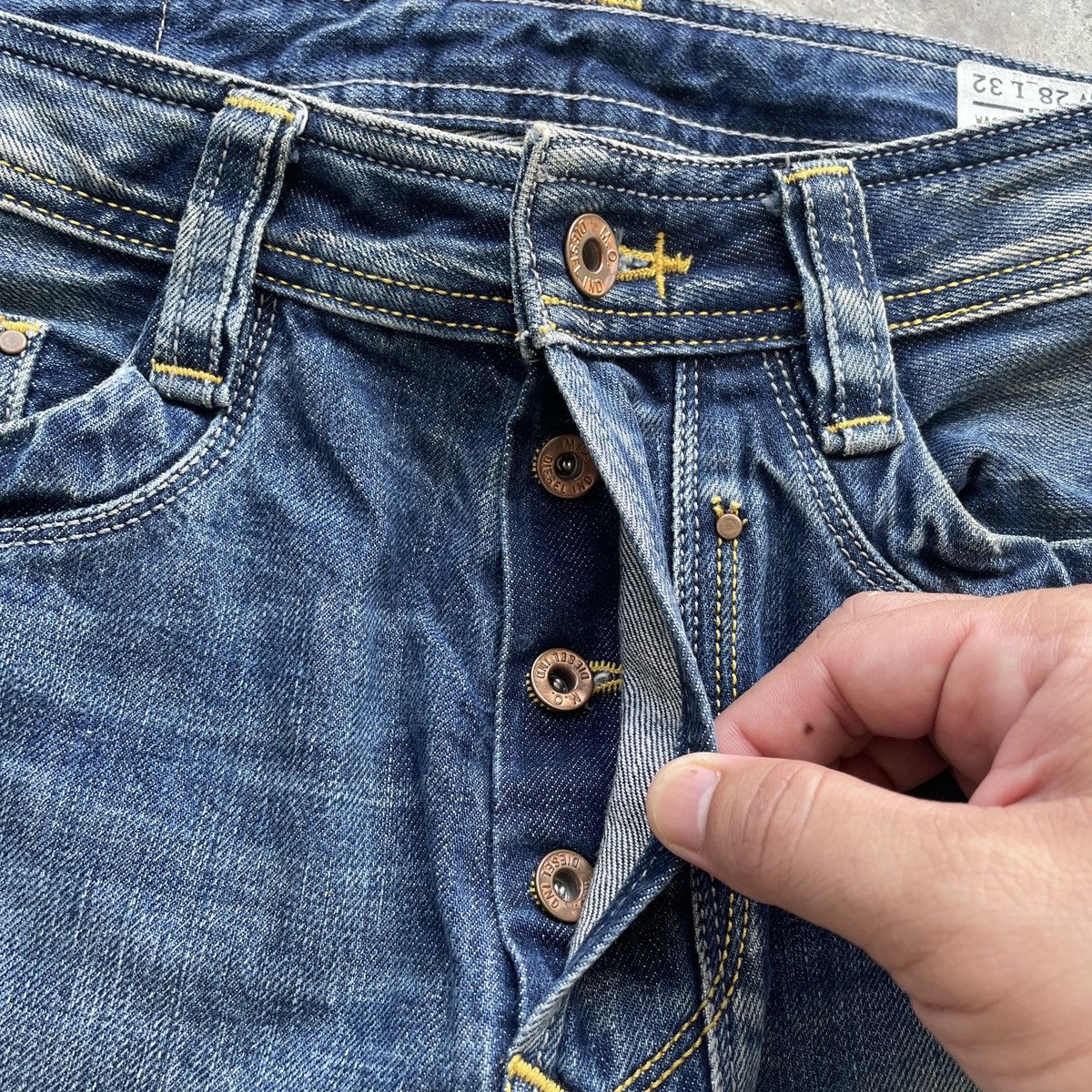Diesel Vintage Diesel Timmen Distressed Jeans Faded Denim Pants Size US 29 - 7 Thumbnail