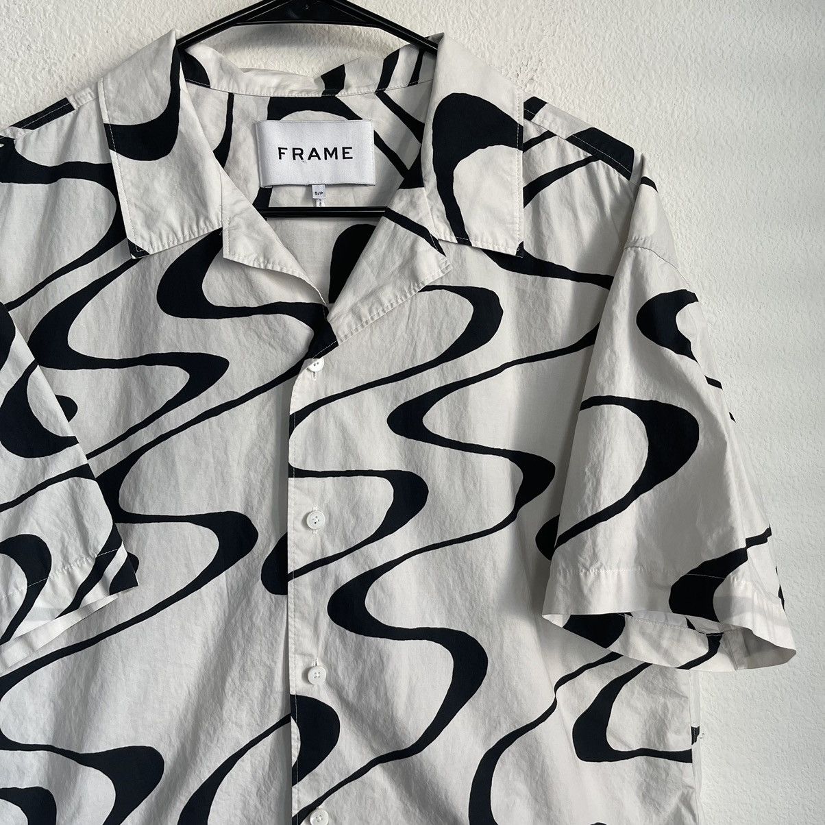 Frame FRAME Denim Wavy Line Pattern Button Short Sleeve Crop Shirt Size US S / EU 44-46 / 1 - 1 Thumbnail