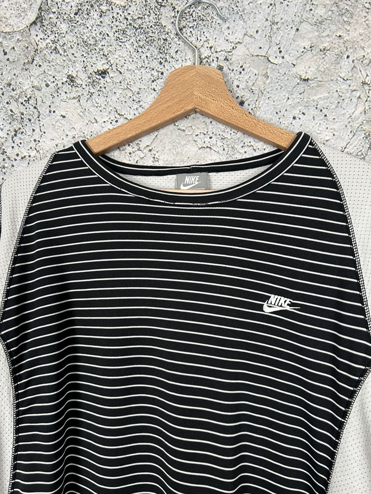 Nike Vintage Nike Stripped Jersey Longsleeve Sportswear Hype Size US L / EU 52-54 / 3 - 3 Thumbnail