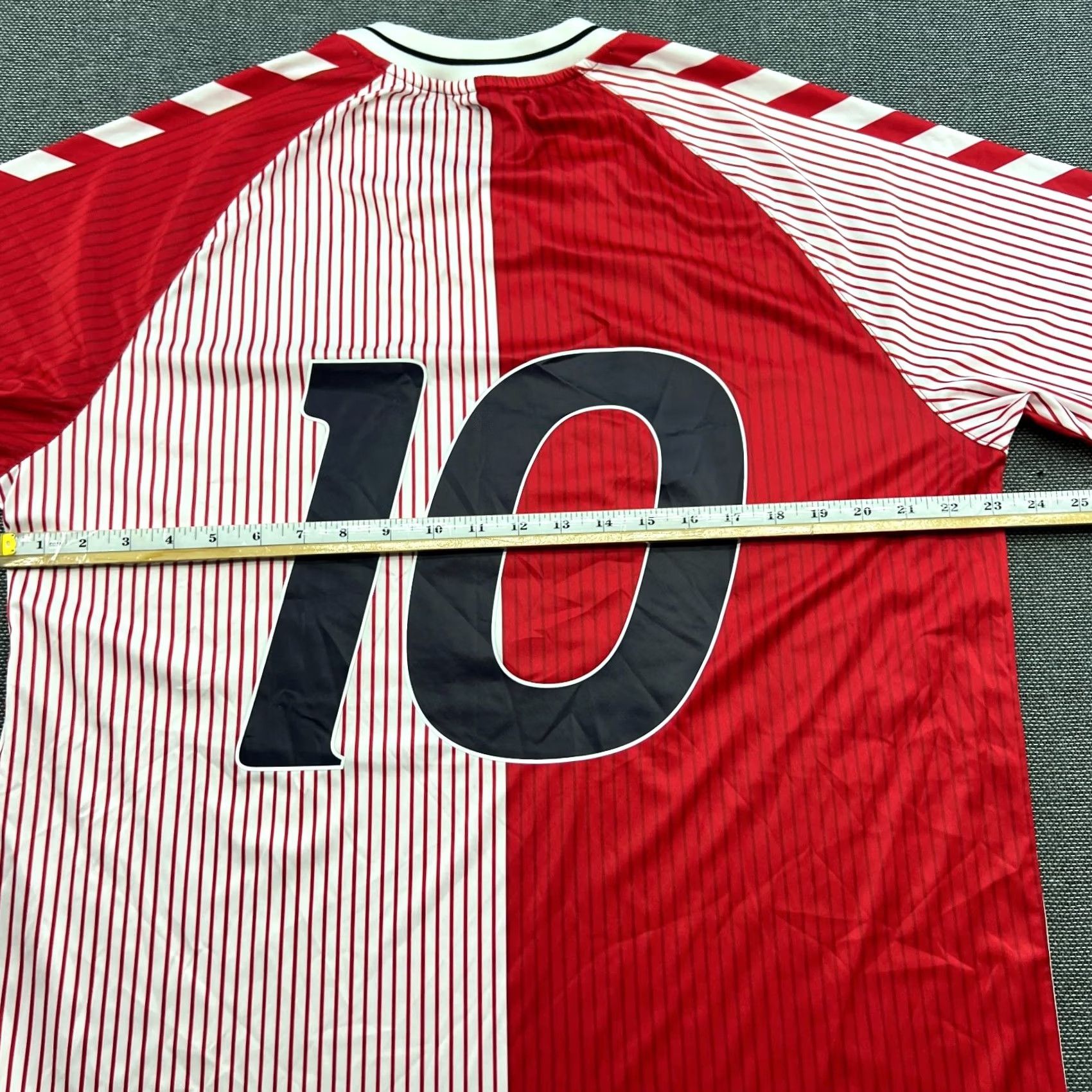 Hummel Hummel Denmark Jersey Football 2XL Multicolor Short Sleeve Pullover 100% Polyester Men Sports Jersey Retro 1986 Elkjaer #10 Size US XXL / EU 58 / 5 - 5 Thumbnail