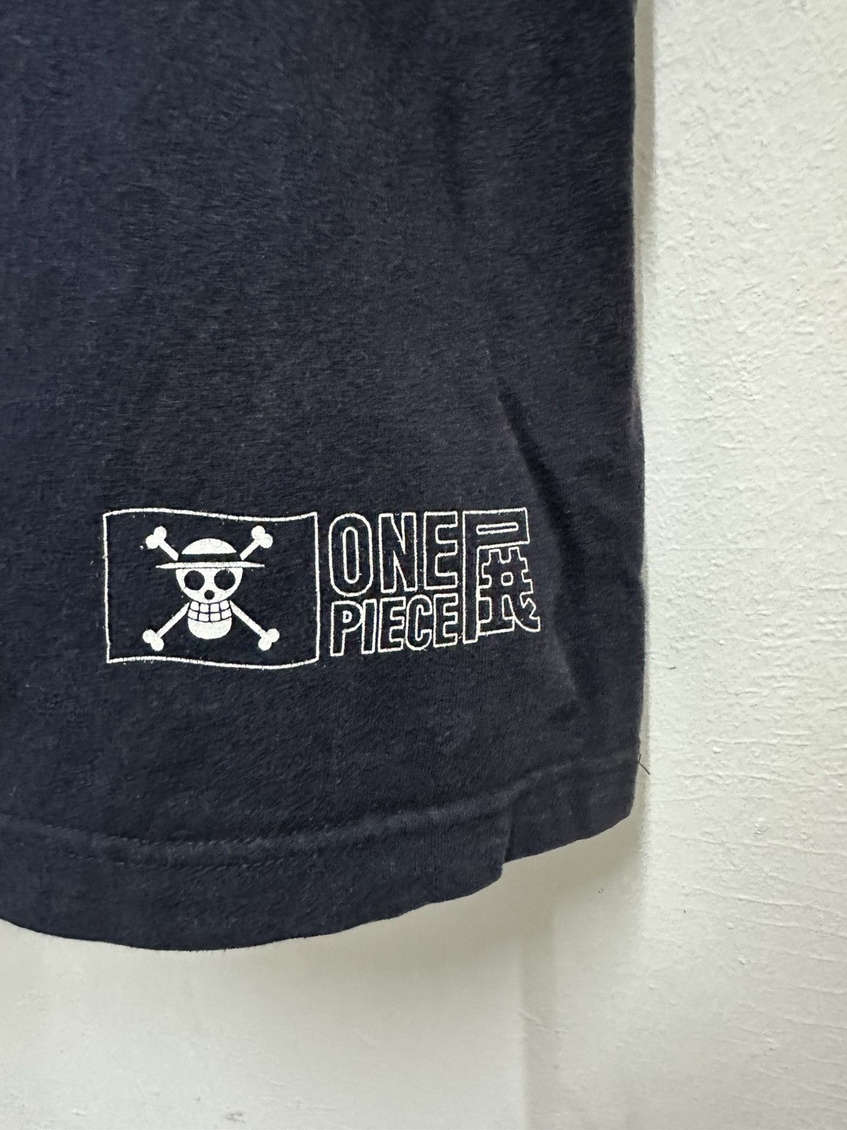 One Piece Vintage Sunfaded One Piece Tshirt Size US L / EU 52-54 / 3 - 11 Thumbnail
