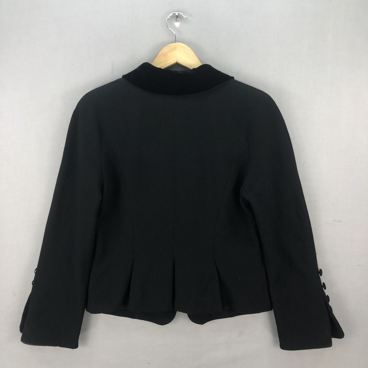 Dior Vintage Christian Dior Velvet Cropped Jacket Size S / US 4 / IT 40 - 14 Thumbnail