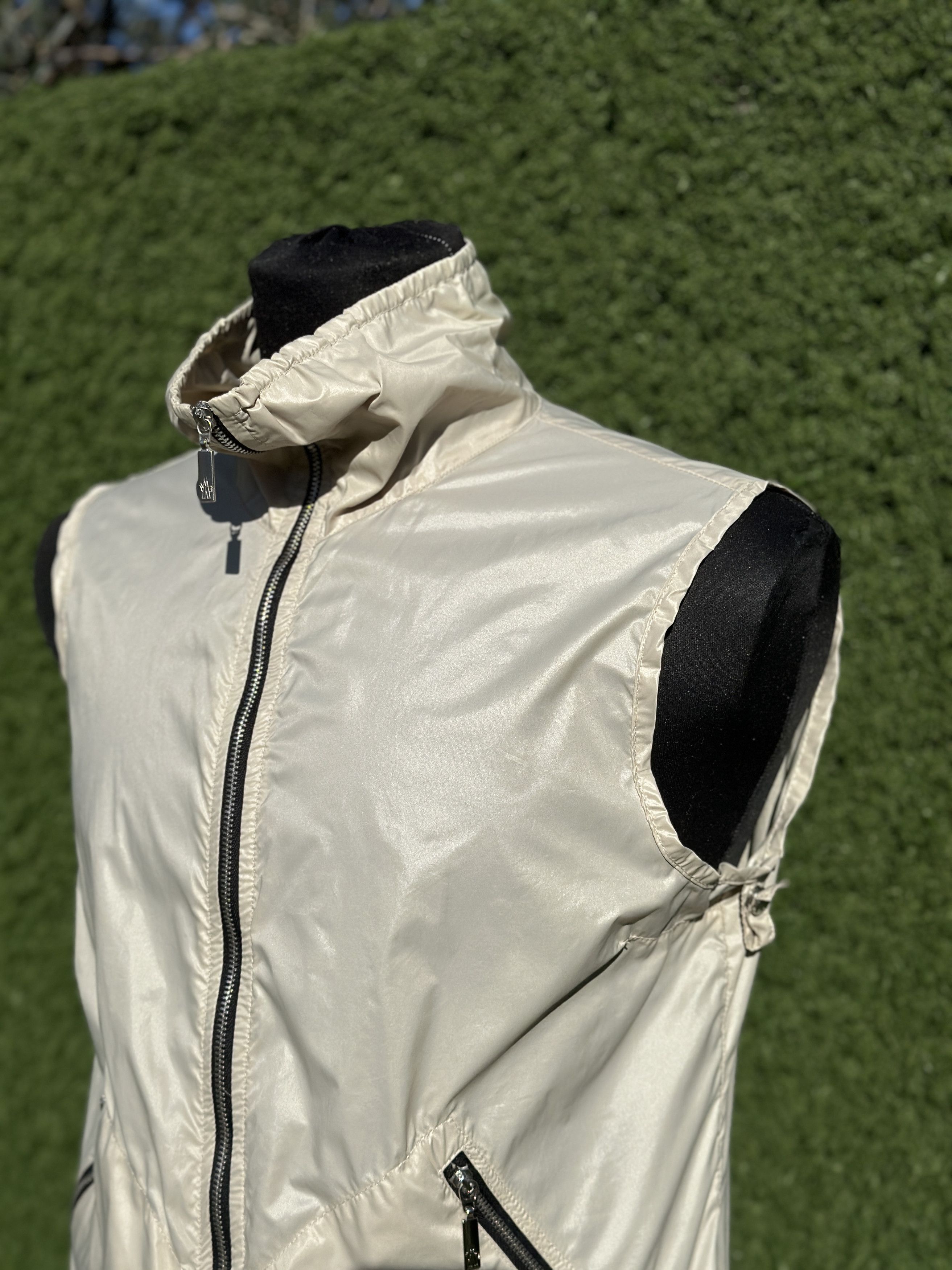 Moncler Moncler Lightweight Nylon Vest Beige Technical Gilet Size 4 Size S / US 4 / IT 40 - 11 Thumbnail
