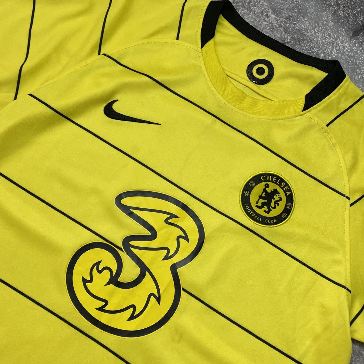 Nike Mens Nike FC Chelsea 2021 football team sport jersey Size US L / EU 52-54 / 3 - 3 Thumbnail