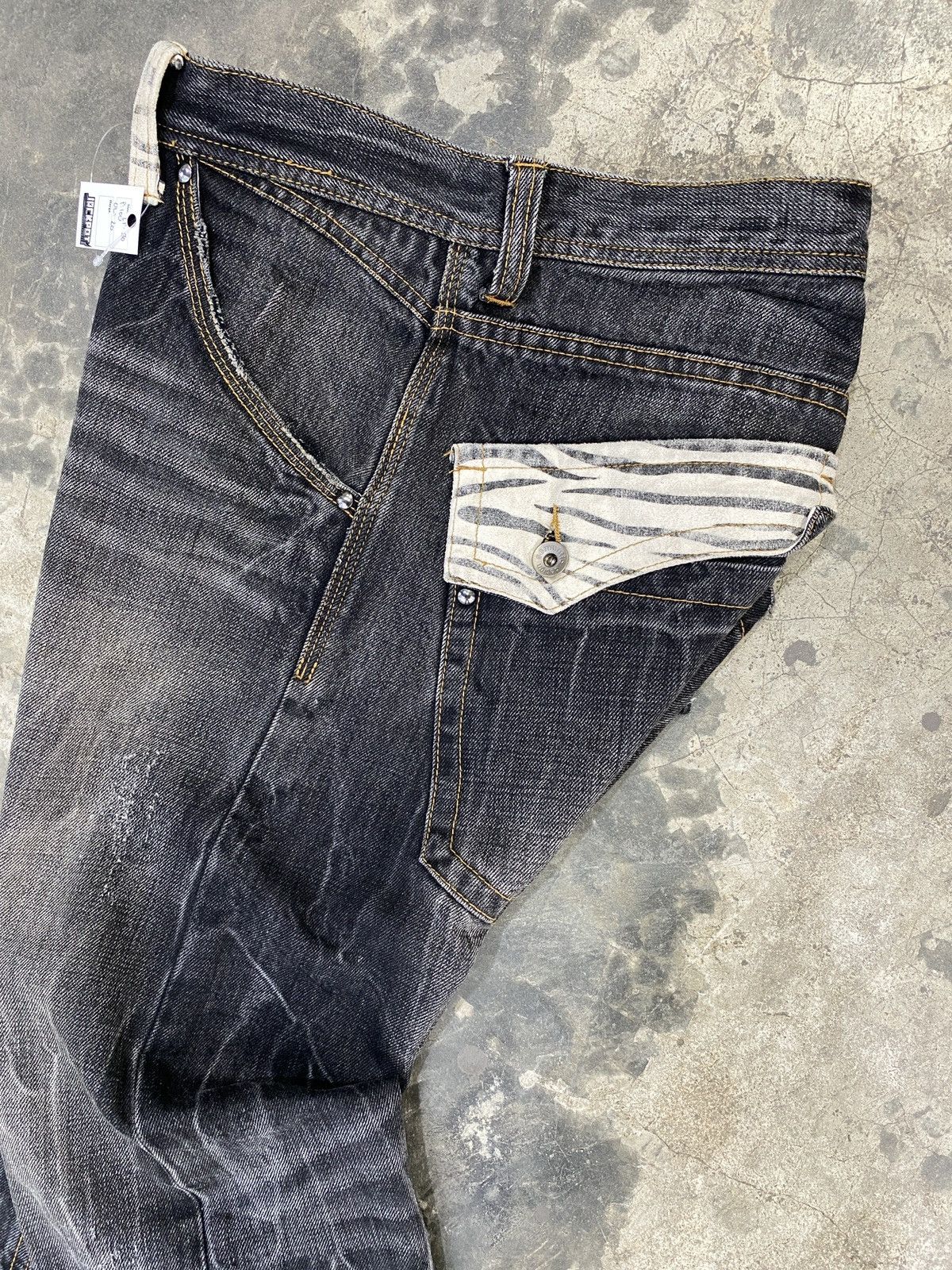 semanticdesign Semantic Design Distressed Harajuku Tigerskin Size US 35 - 22 Thumbnail