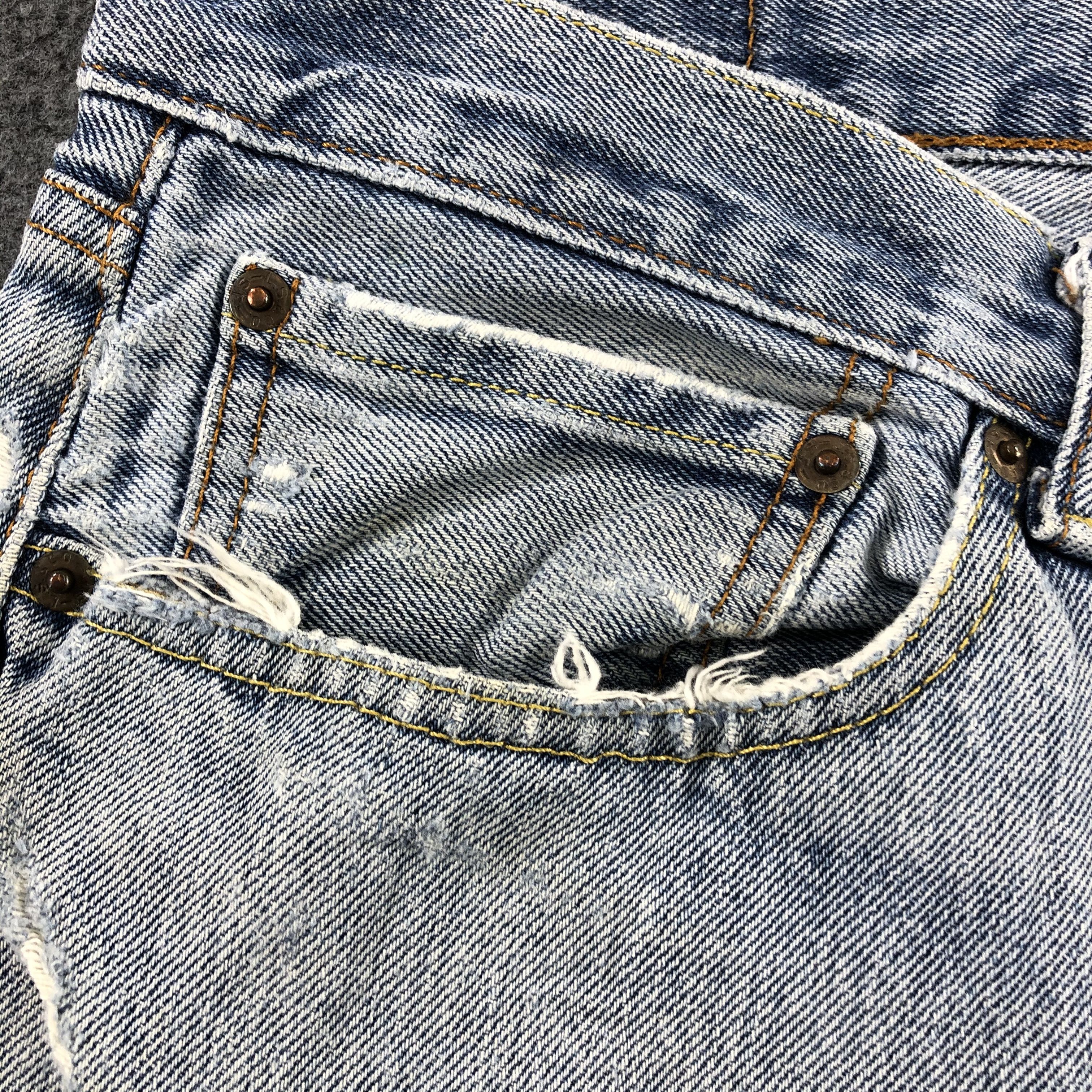 Levi's Vintage Light Wash Levis 505 Jeans-J1510 Size US 37 - 10 Thumbnail
