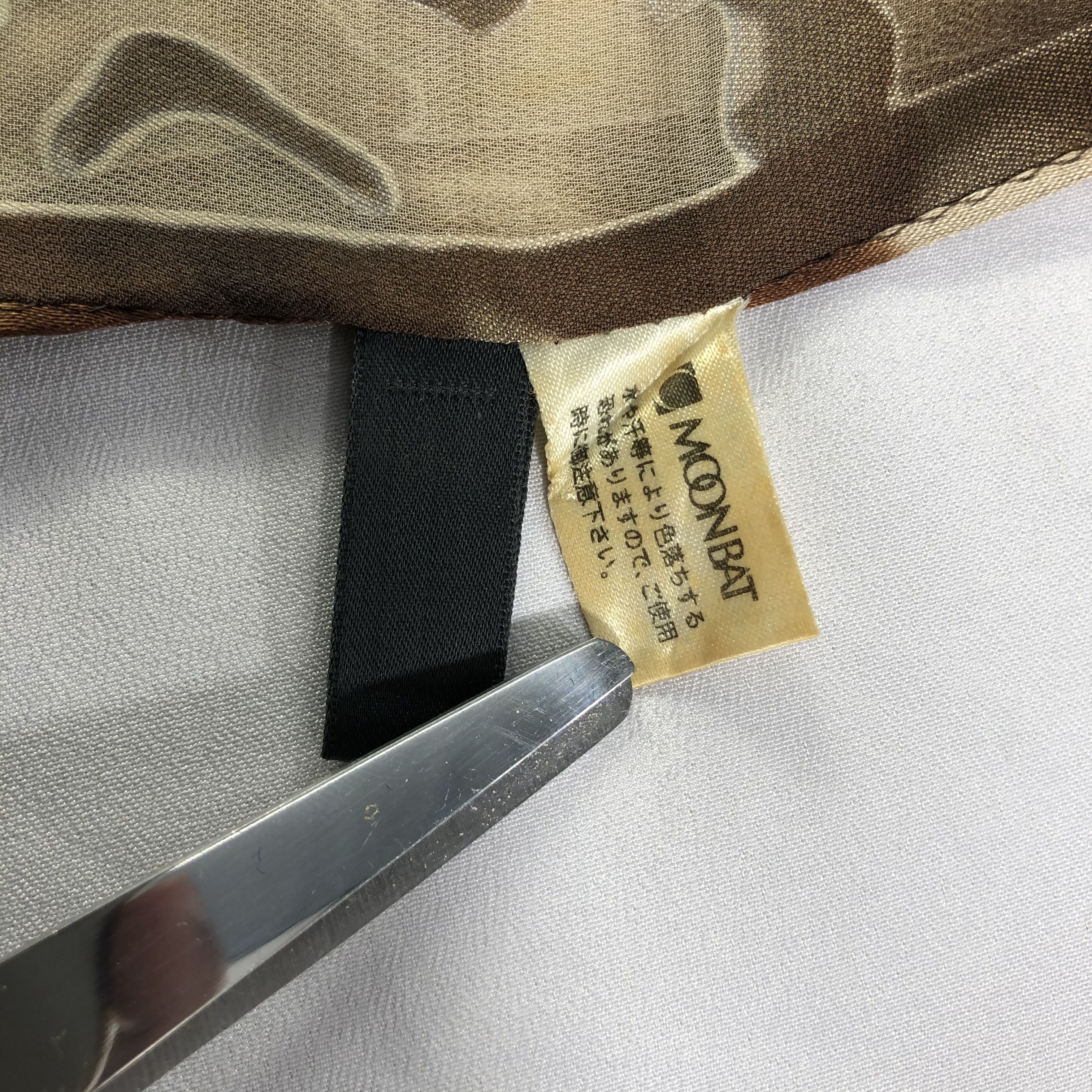 Jean-Louis Scherrer × Vintage Vintage Jean Louis Scherrer Silk Scarf Size ONE SIZE - 5 Thumbnail