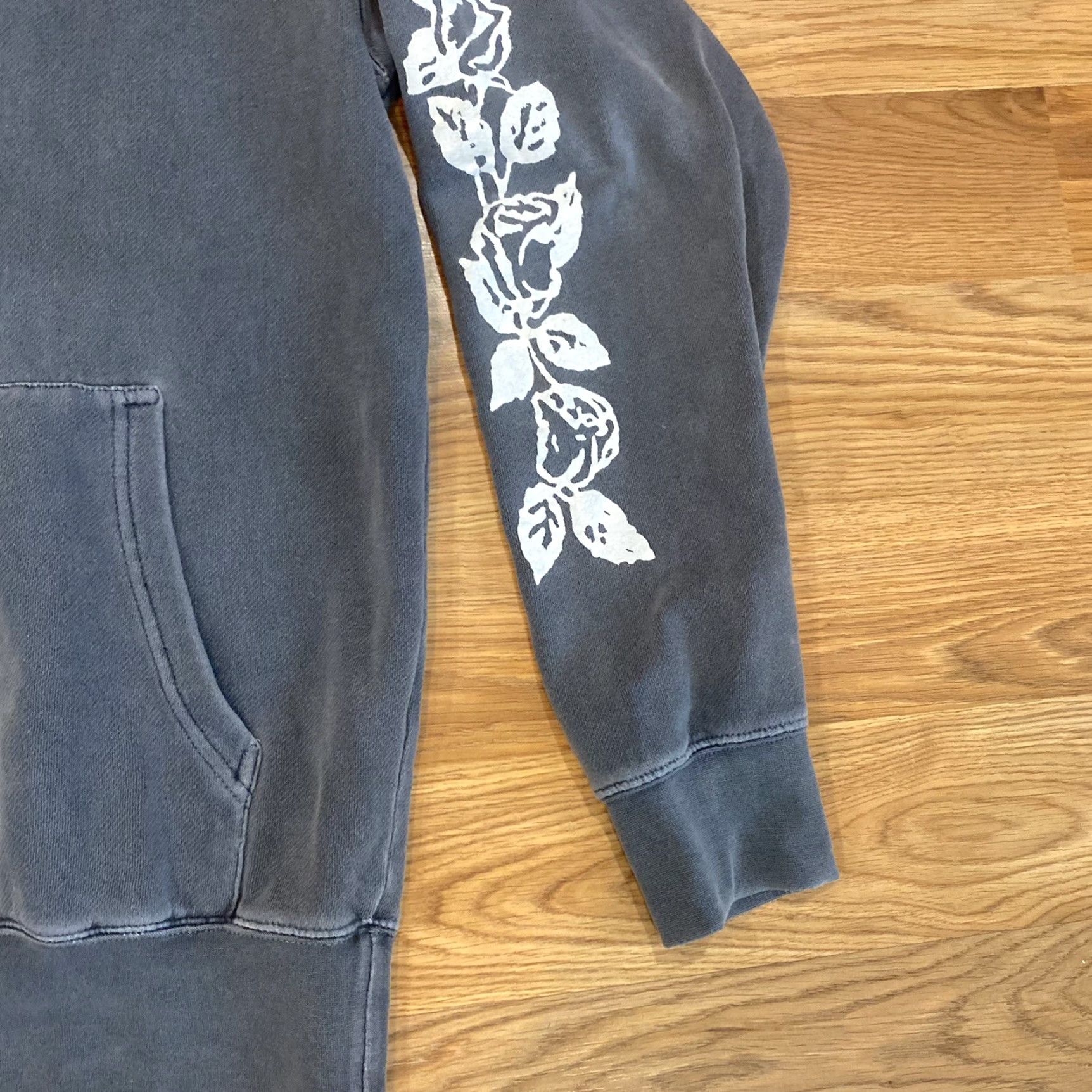 Obey OBEY Worldwide Gray Pull Over Hoodie Sweatshirt Floral Print Women’s Size Medium Size M / US 6-8 / IT 42-44 - 4 Thumbnail