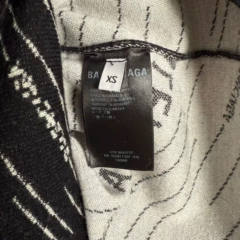 Balenciaga Balenciaga Black bullet screen printed cardigan Size US XS / EU 42 / 0 - 4 Thumbnail