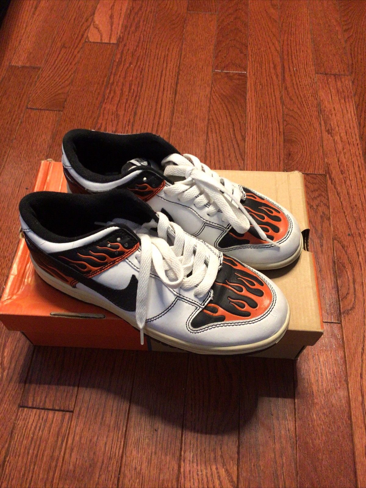 Nike Nike Dunk Lows with flame detaling🔥 Size US 5 / EU 37 - 2 Thumbnail