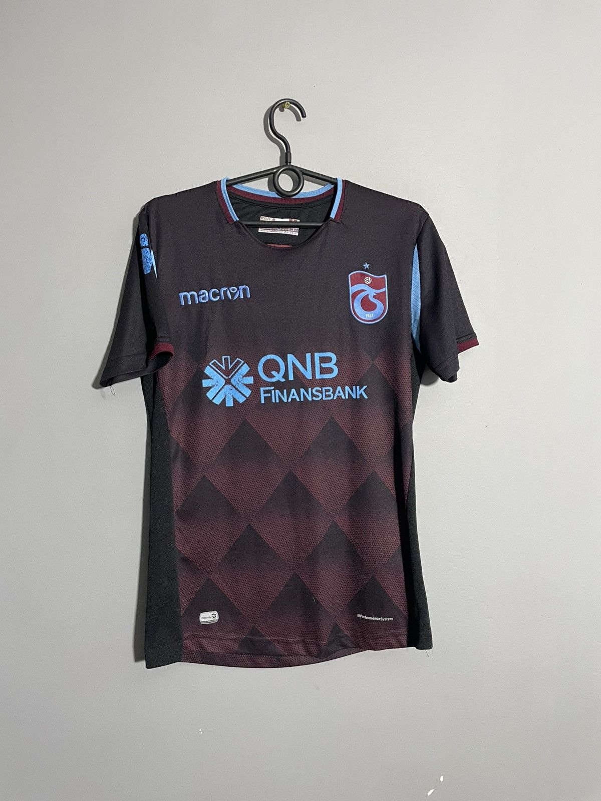 Macron × Vintage TRABZONSPOR 2018 2019 THIRD FOOTBALL SHIRT size S Size US S / EU 44-46 / 1 - 1 Thumbnail