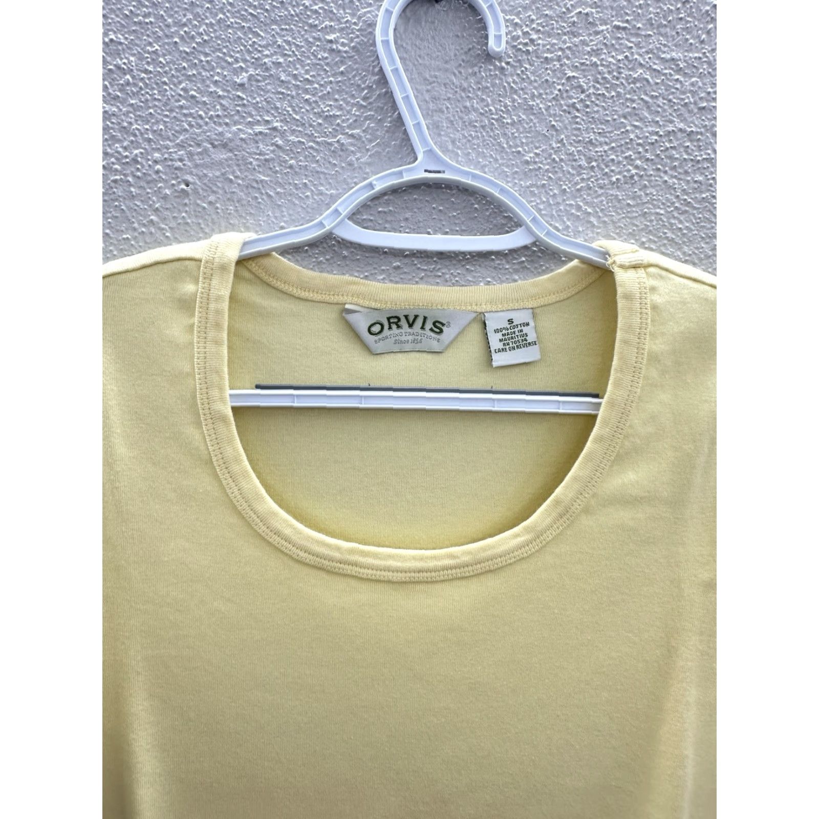 Orvis VINTAGE Orvis Shirt Women’s S Yellow Short Sleeve Round Neck Cotton NWTs Size S / US 4 / IT 40 - 3 Thumbnail