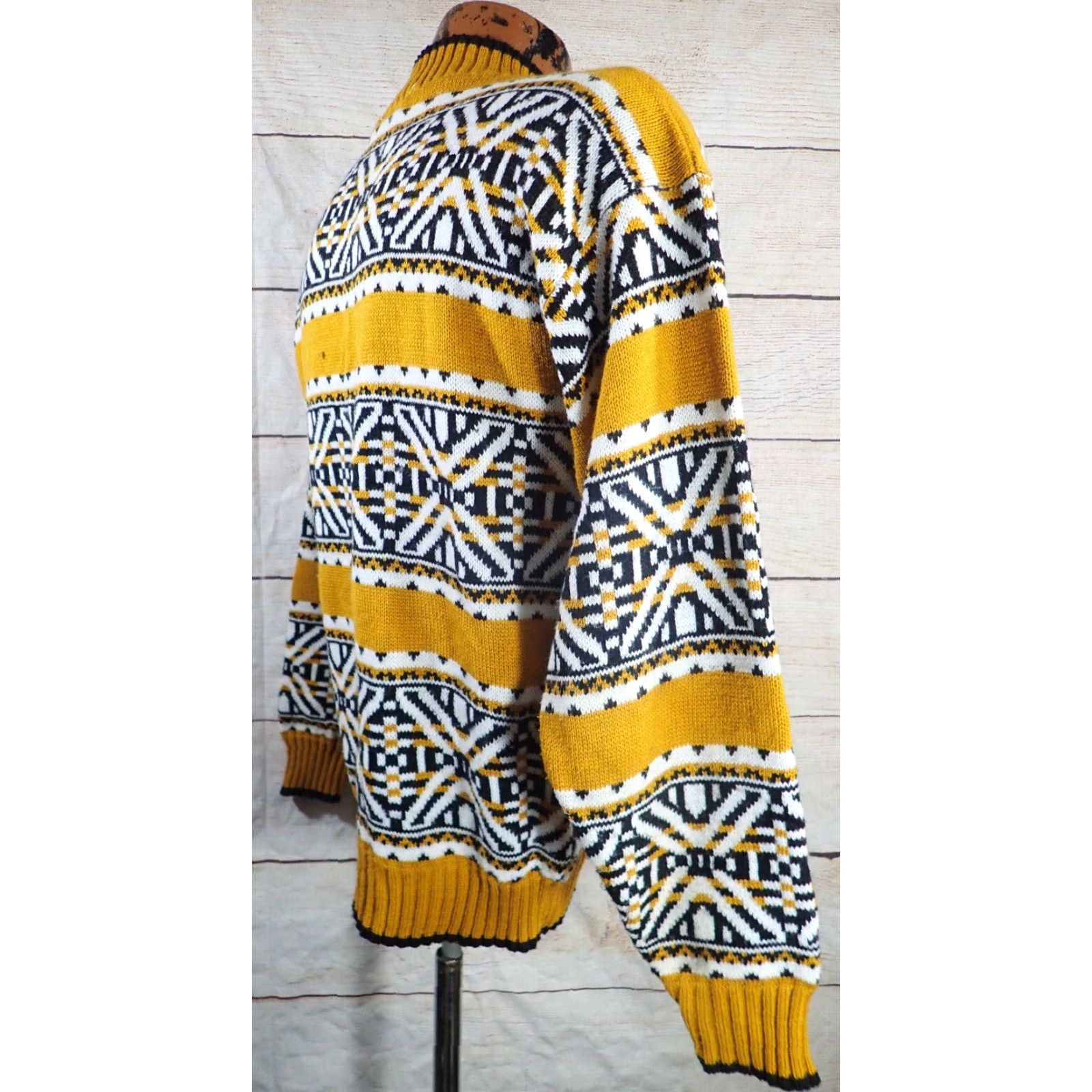 Vintage VINTAGE Turning Point USA Women's Sweater M Mustard Yellow Geometric Fair Isle Snowflake Knit 90s Pullover Menswear Style Size M / US 6-8 / IT 42-44 - 4 Thumbnail