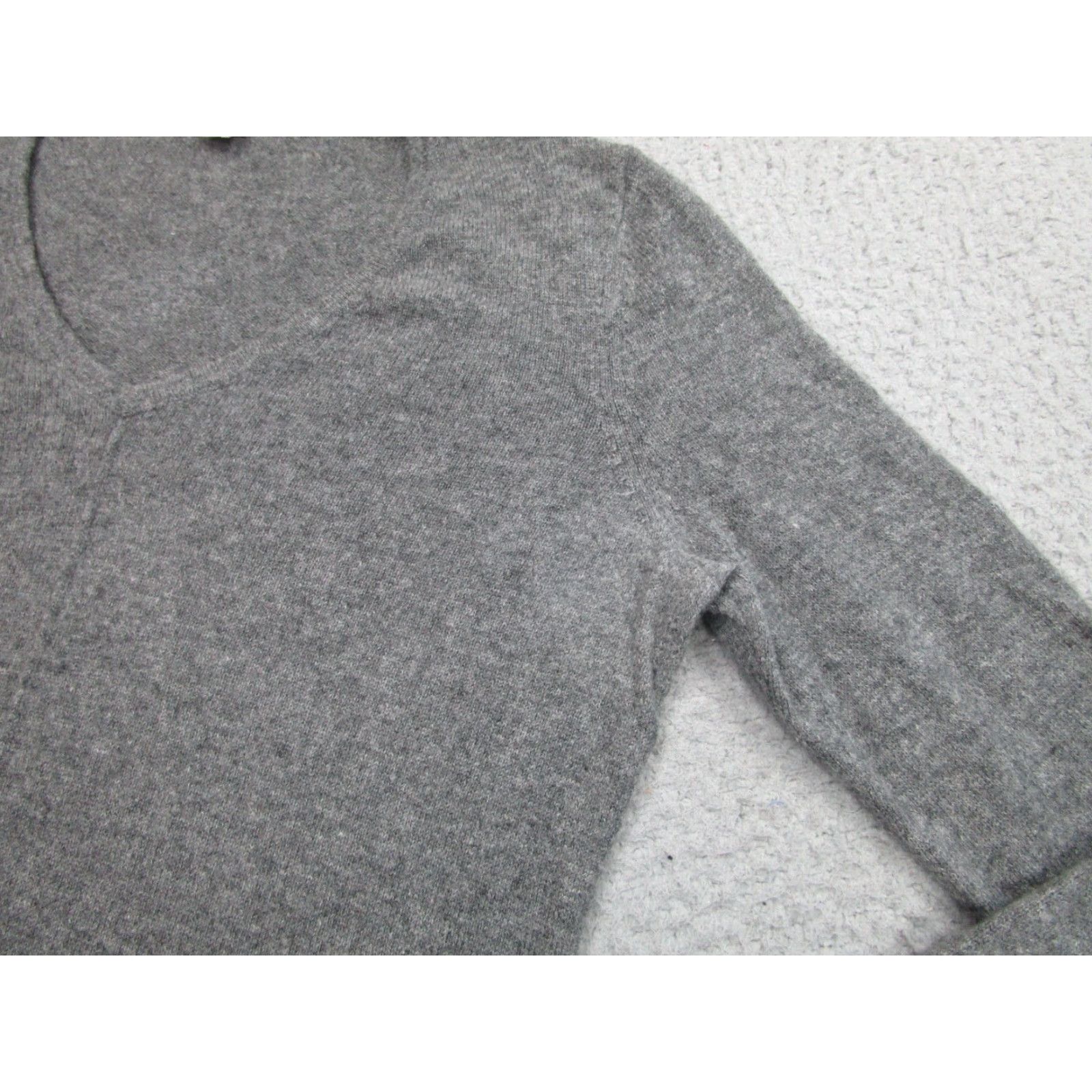 Vintage VINTAGE Belford 100% Cashmere V-neck Sweater Womens Small Knit Pullover Gray Academia Size S / US 4 / IT 40 - 3 Thumbnail