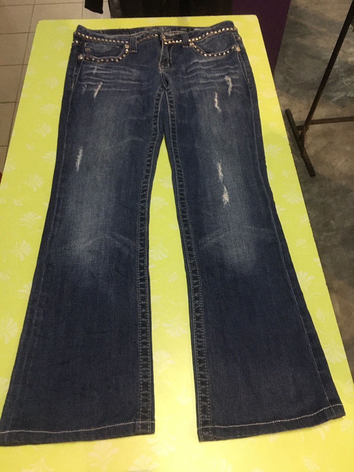 Miss Me Miss me studd jeans Size 33" - 1 Thumbnail