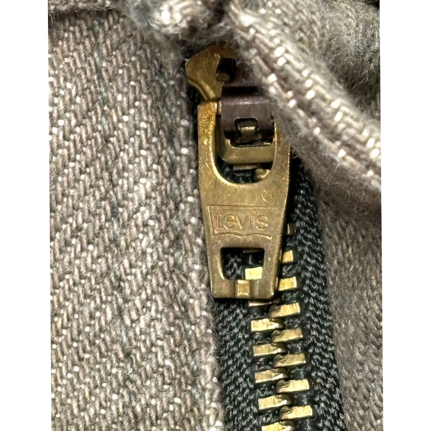 Levi's Item Specifications: Brand: Nike Size US 36 / EU 52 - 2 Thumbnail