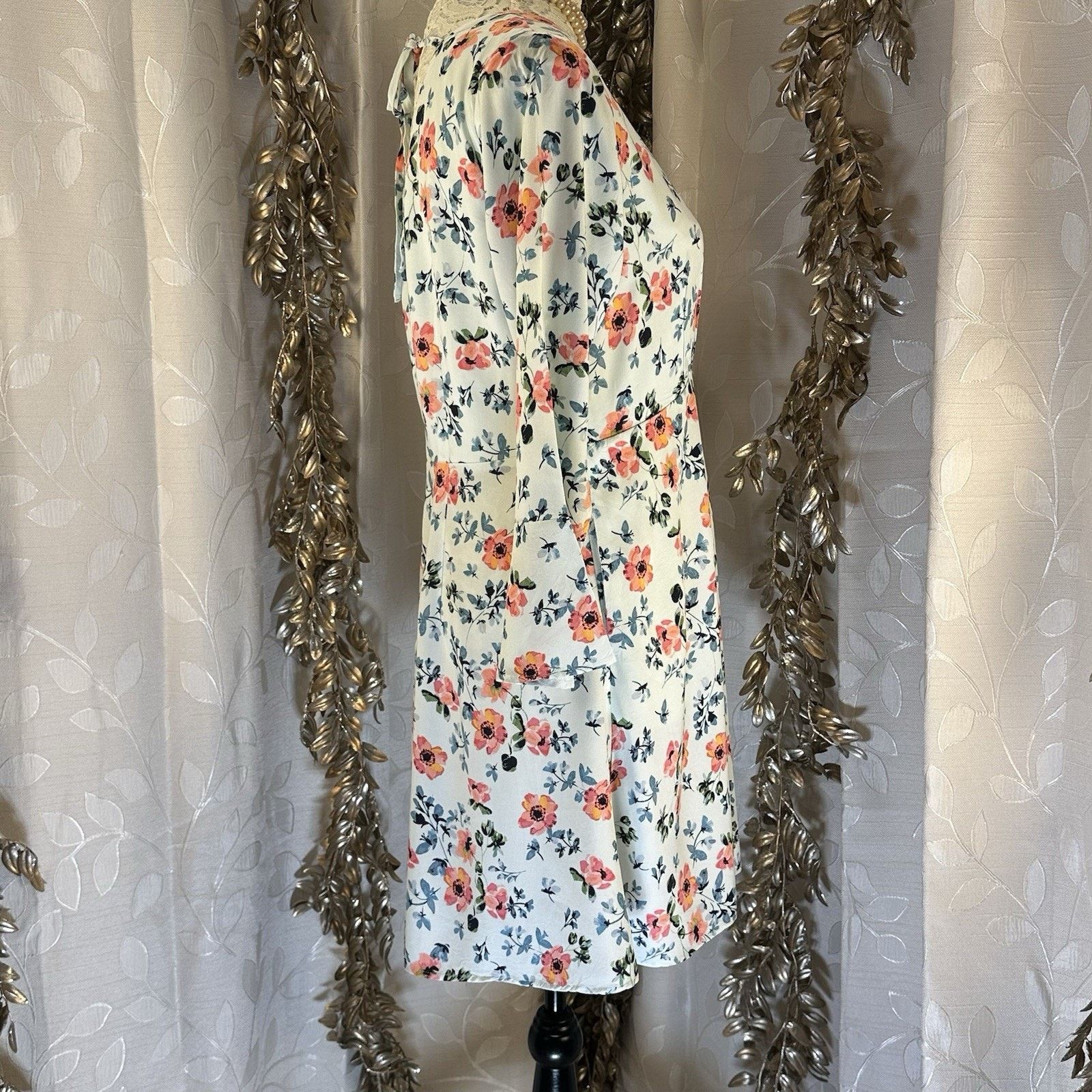 Loft LOFT Floral Mini Dress Size 4 Soft Blue Pink floral Cottage Size S / US 4 / IT 40 - 2 Thumbnail