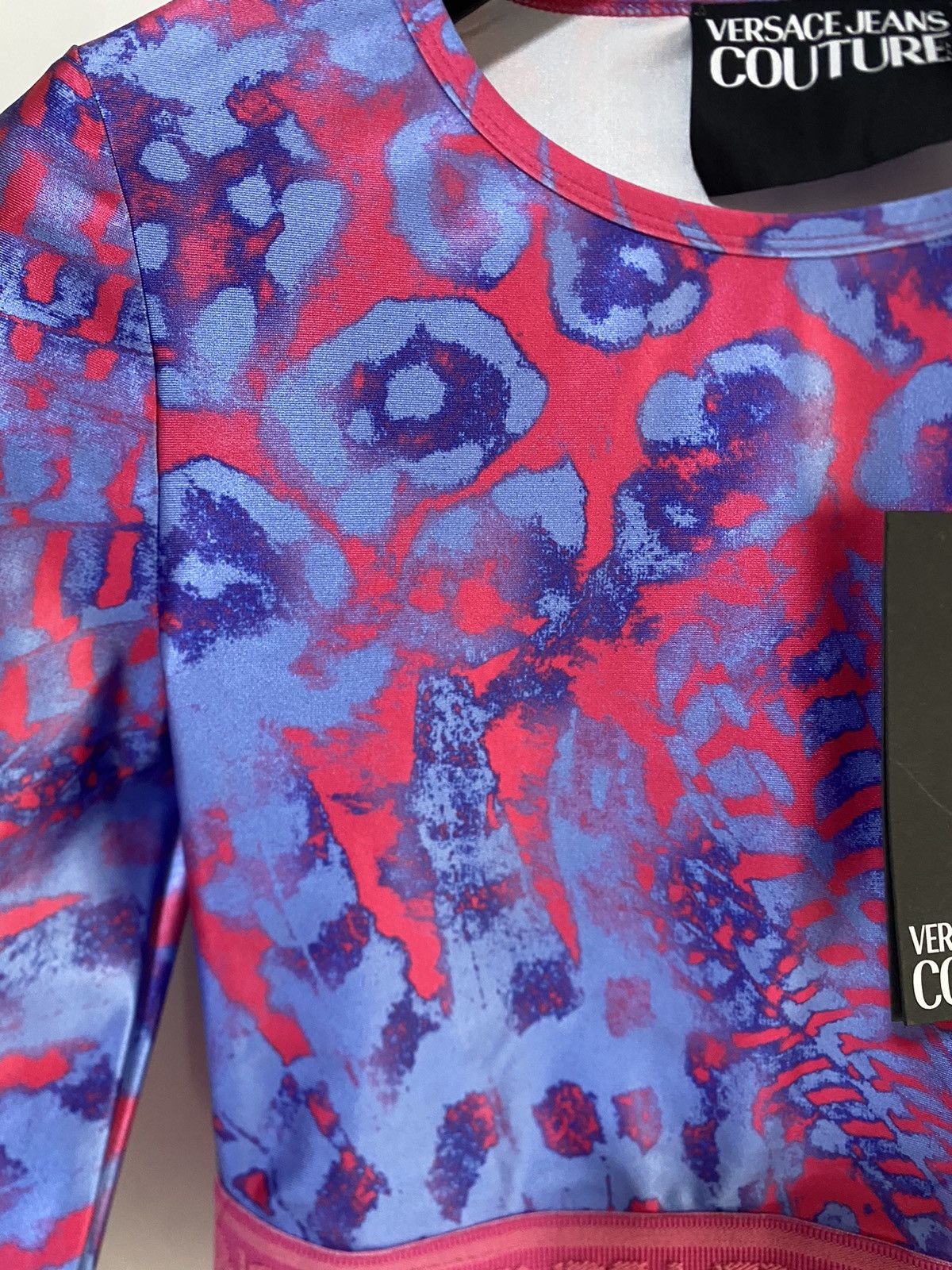 Versace Jeans Couture Animal Print Lycra T-Shirt, size 40, Pink, new with tag. * Size S / US 4 / IT 40 - 4 Thumbnail