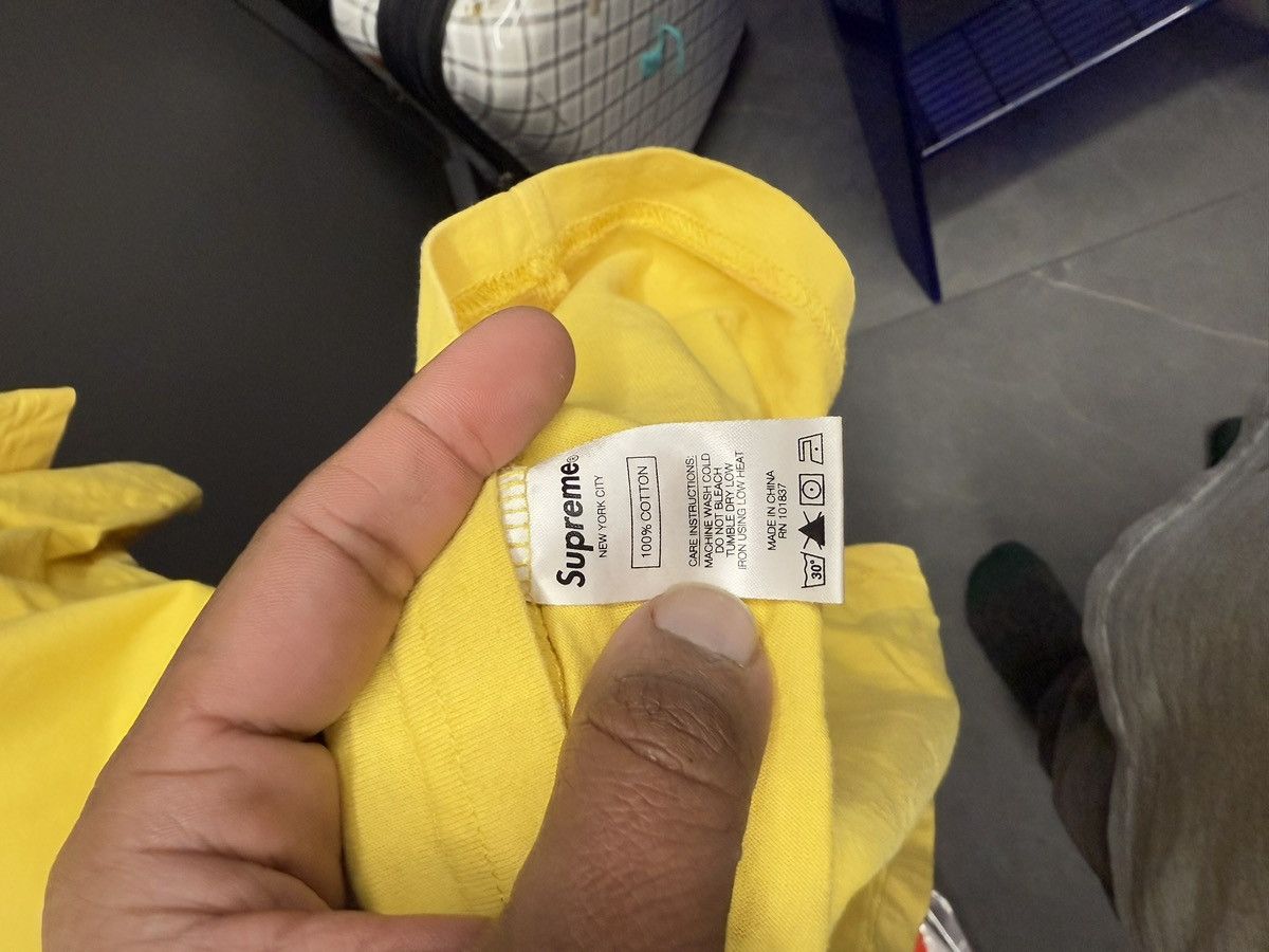 Supreme Supreme Embroidered Script Logo T-Shirt Yellow Size US M / EU 48-50 / 2 - 3 Thumbnail