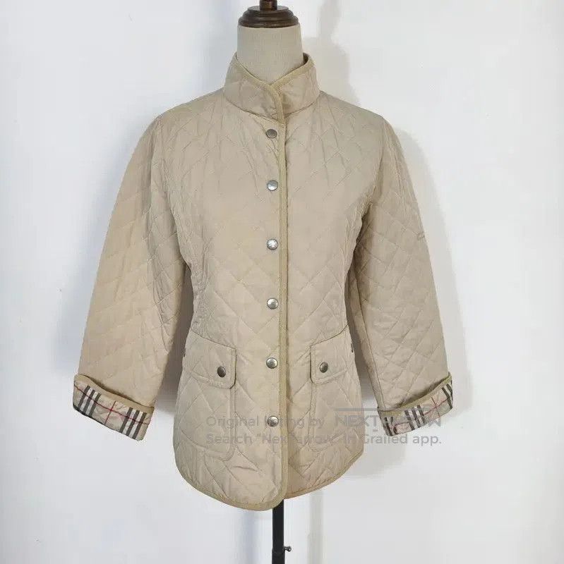 Burberry Burberry Quilted Winter Jacket in Beige. Size M / US 6-8 / IT 42-44 - 1 Thumbnail