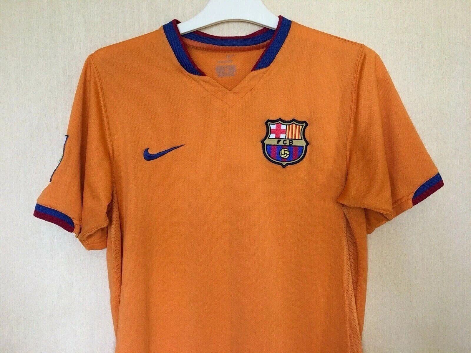 Nike VINTAGE FC BARCELONA 2006/2008 AWAY FOOTBALL JERSEY SOCCER Size US S / EU 44-46 / 1 - 3 Thumbnail