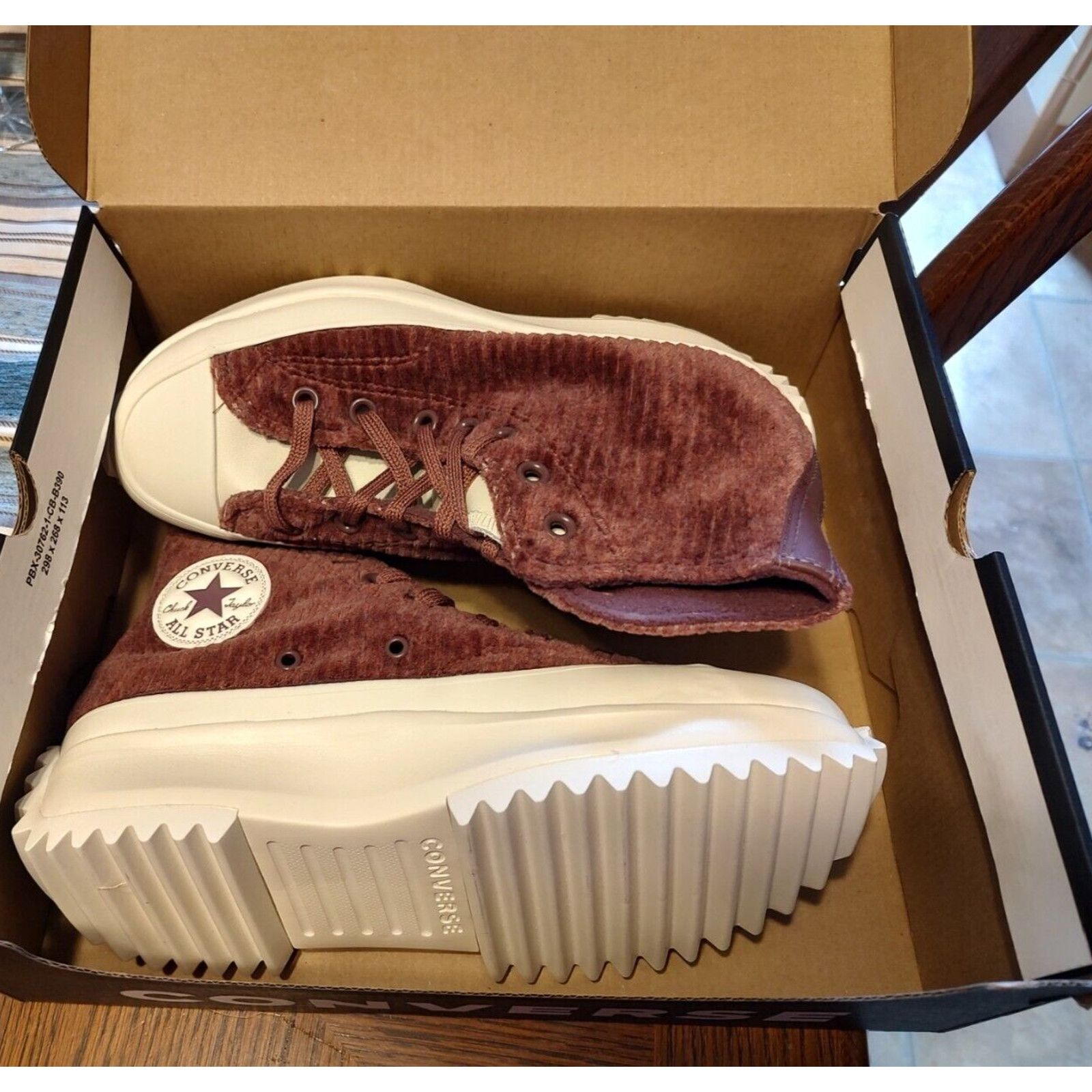 Converse NEW CONVERSE Run Star Hike Hi Cozy U Sneakers M 6 W 7.5 Size US 6 / EU 39 - 2 Thumbnail