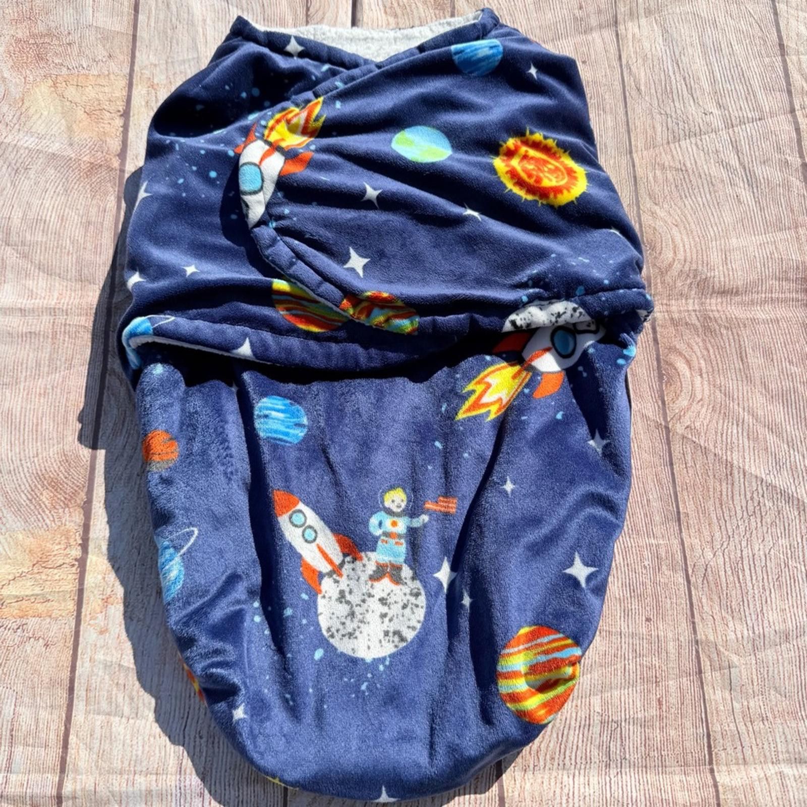Other Blankets & Beyond 0/3 Months Space-Themed Swaddle Blanket Size ONE SIZE - 1 Thumbnail