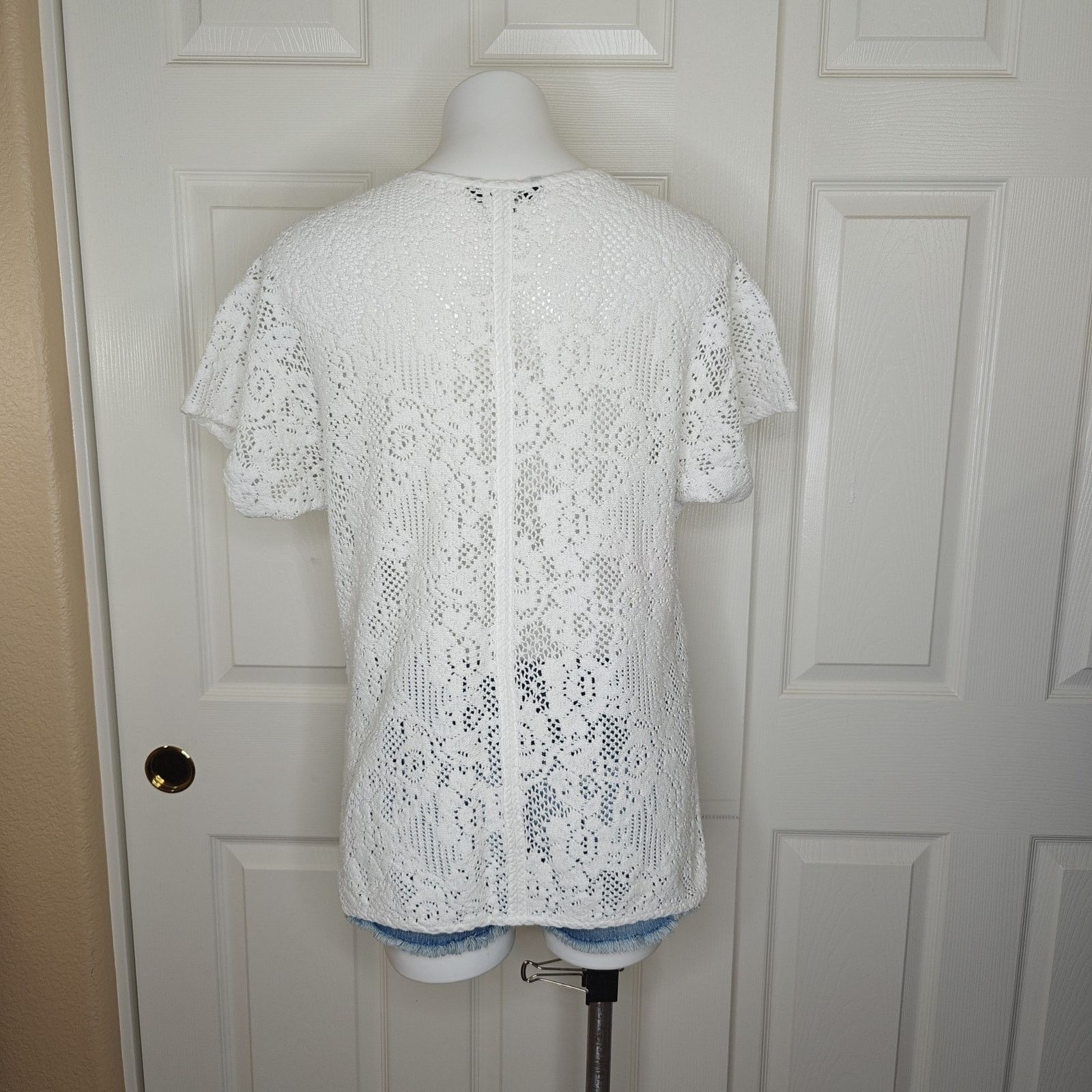 Banana Republic Banana Republic oversized floral crochet V-neck top sz S Size S / US 4 / IT 40 - 4 Thumbnail
