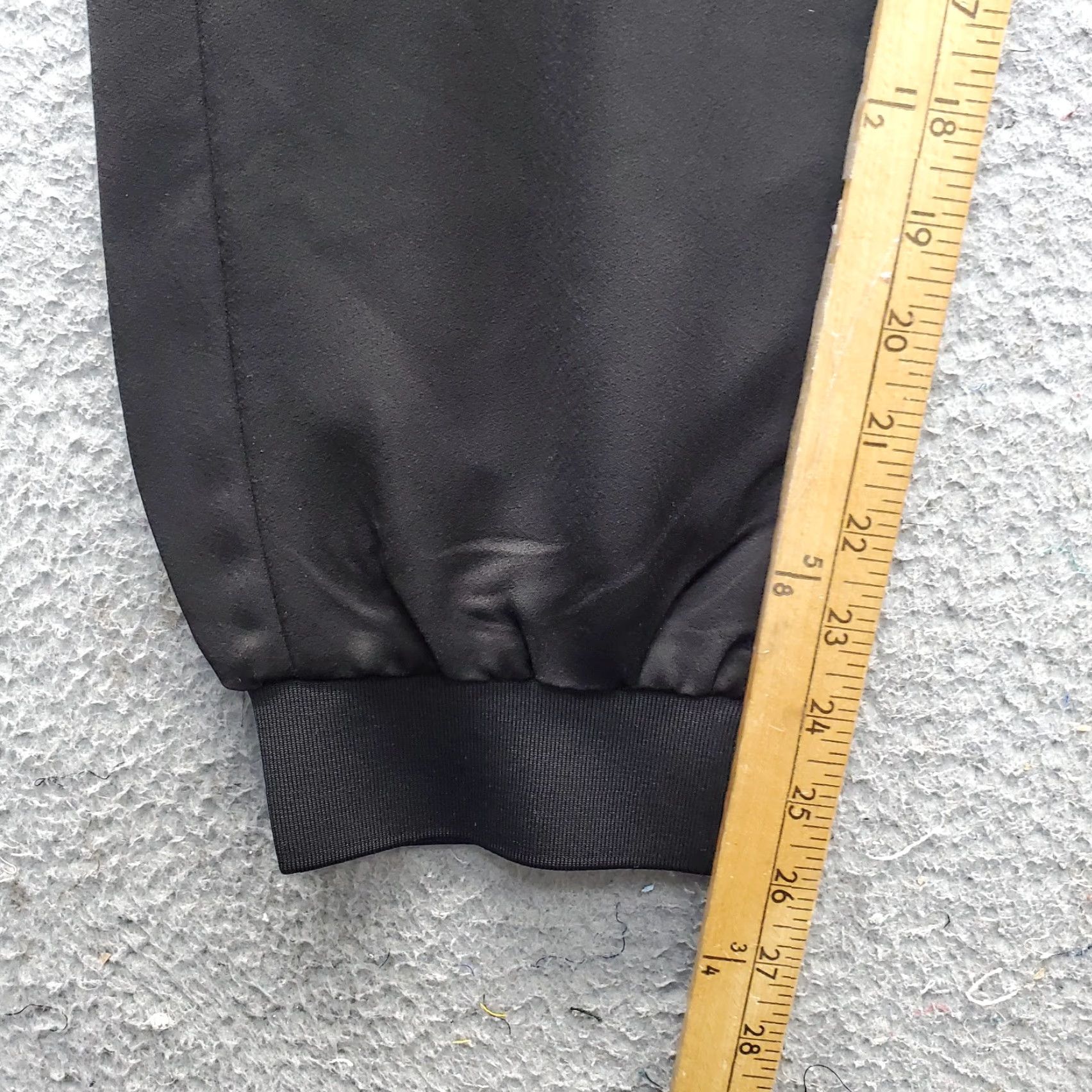 Banana Republic Banana Republic Womens S Pants Jogger Black Athletic Cargo Pockets Elastic Waist Size 28" / US 6 / IT 42 - 3 Thumbnail