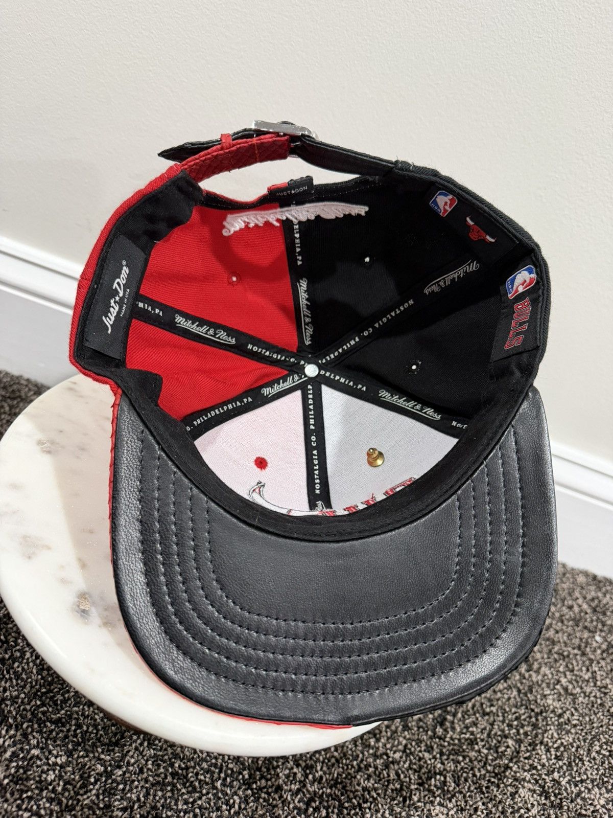 Just Don × Mitchell & Ness Just Don x Mitchell & Ness Chicago Bulls Split Red/Black Hat Size ONE SIZE - 6 Thumbnail