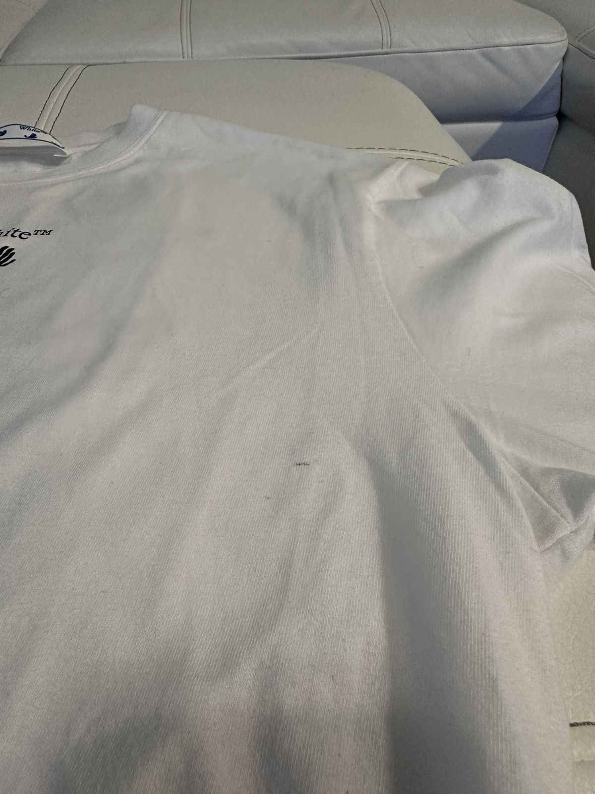 Off-White Off White Graffiti Logo Tee Size US L / EU 52-54 / 3 - 8 Thumbnail