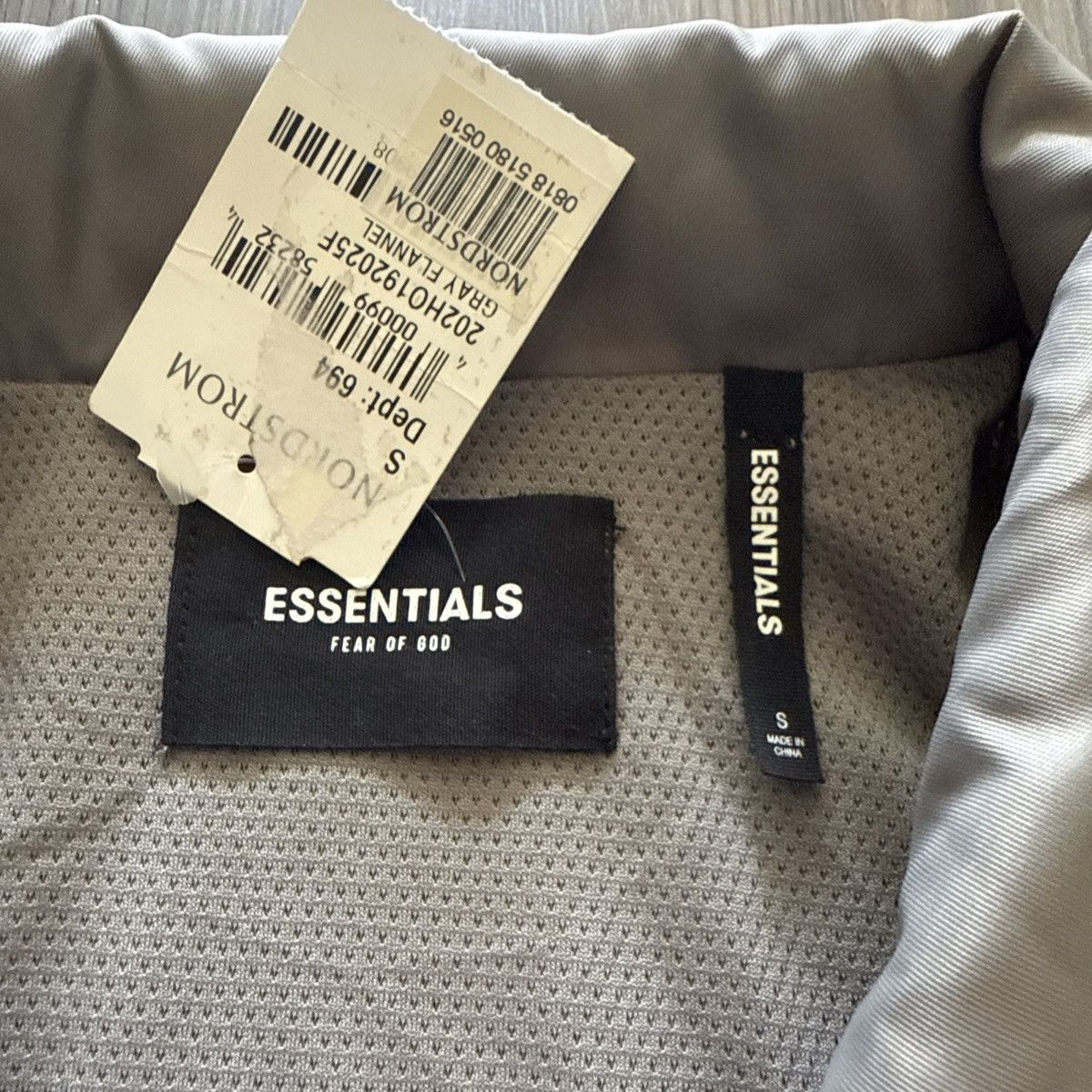 Essentials Fear of God Essentials Coach Jacket Gray Nylon Size S Size US S / EU 44-46 / 1 - 3 Thumbnail