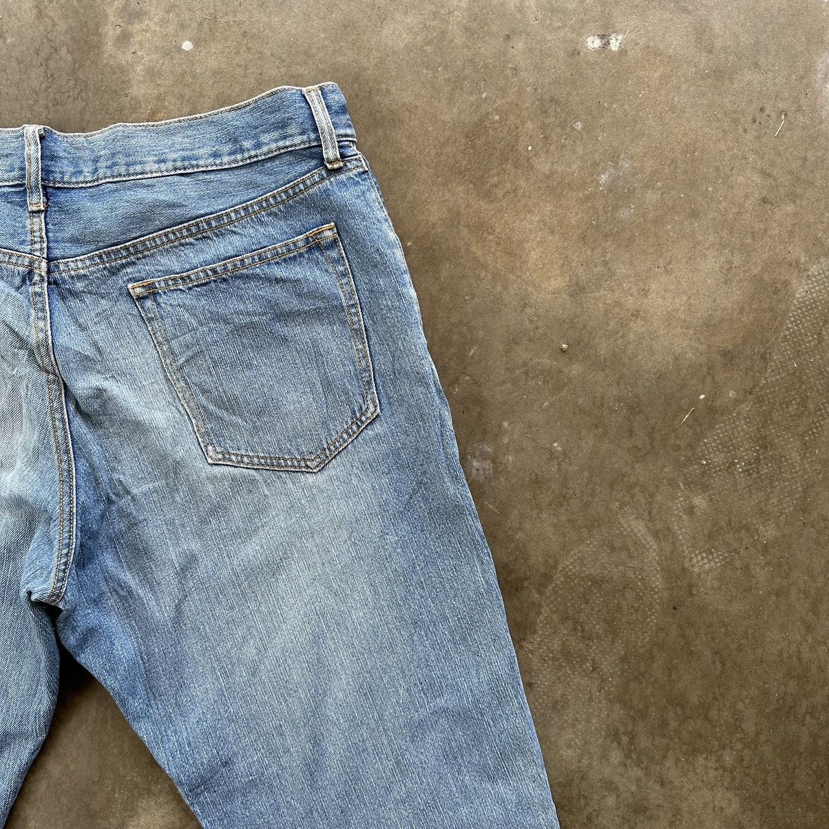 Japanese Brand Vintage Japanese Distressed Faded Jean Denim Pant W33 Size US 33 - 12 Thumbnail