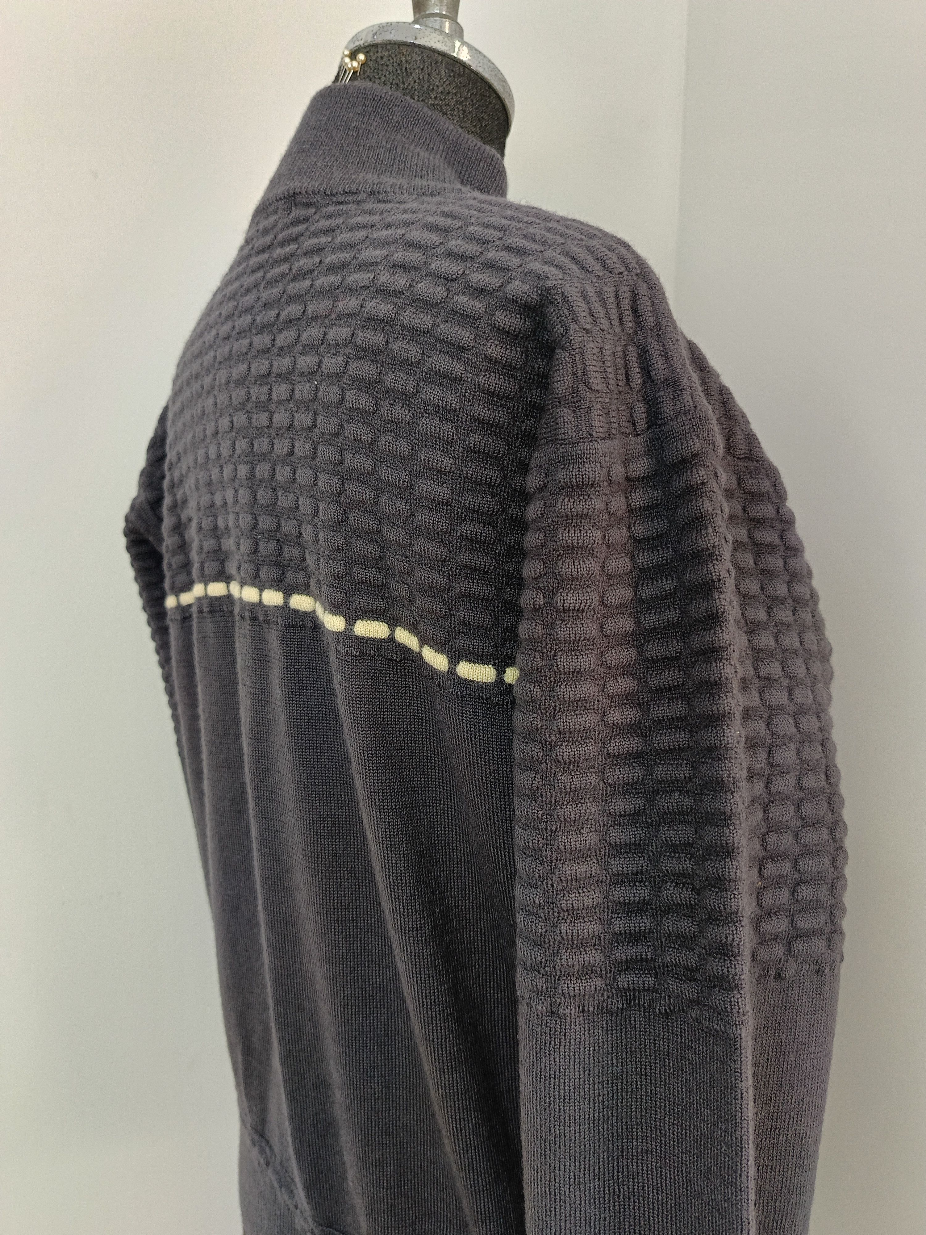 Issey Miyake Issey Miyake Japan 90s wool gray turtle neck sweater medium Size US S / EU 44-46 / 1 - 8 Thumbnail