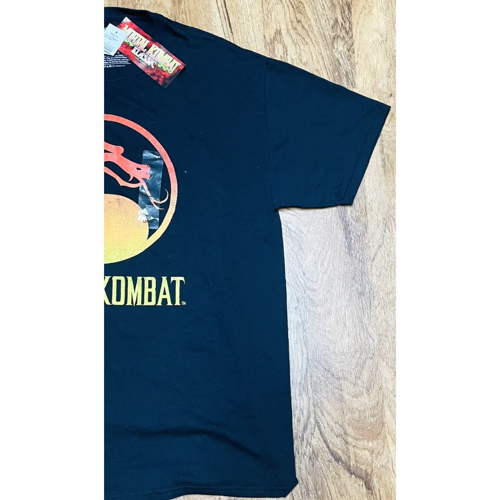 Vintage SZ Men Mortal Komat Klassic T-Shirt Tee Black Sz Large NWT Logo Graphic Print Regular Fit Adult MENS Shirt Size US L / EU 52-54 / 3 - 4 Thumbnail