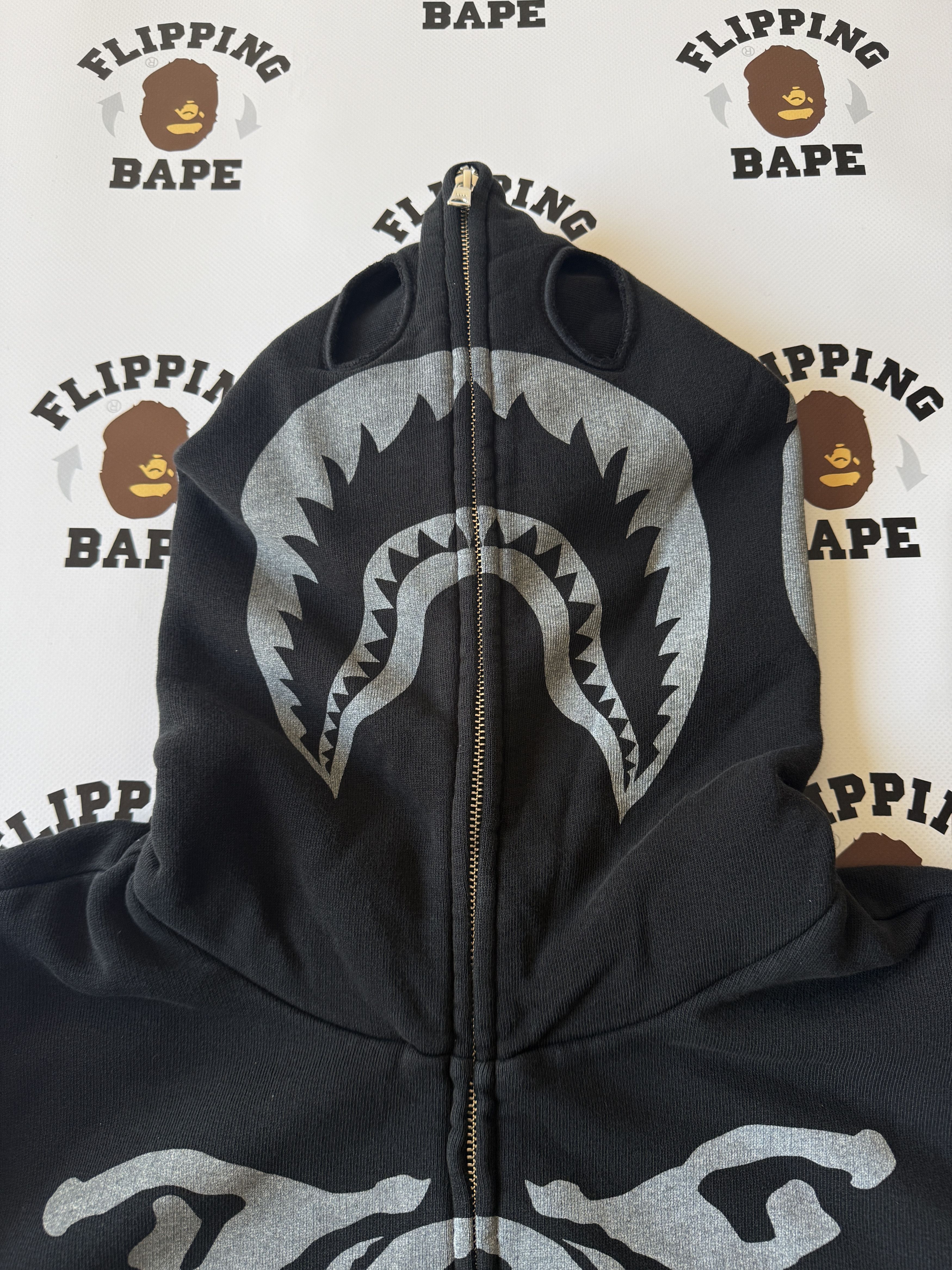 Bape BAPE SKELETON SHARK HEAVY WASHED CROPPED FIT FULL ZIP HOODIE Size US XL / EU 56 / 4 - 4 Thumbnail