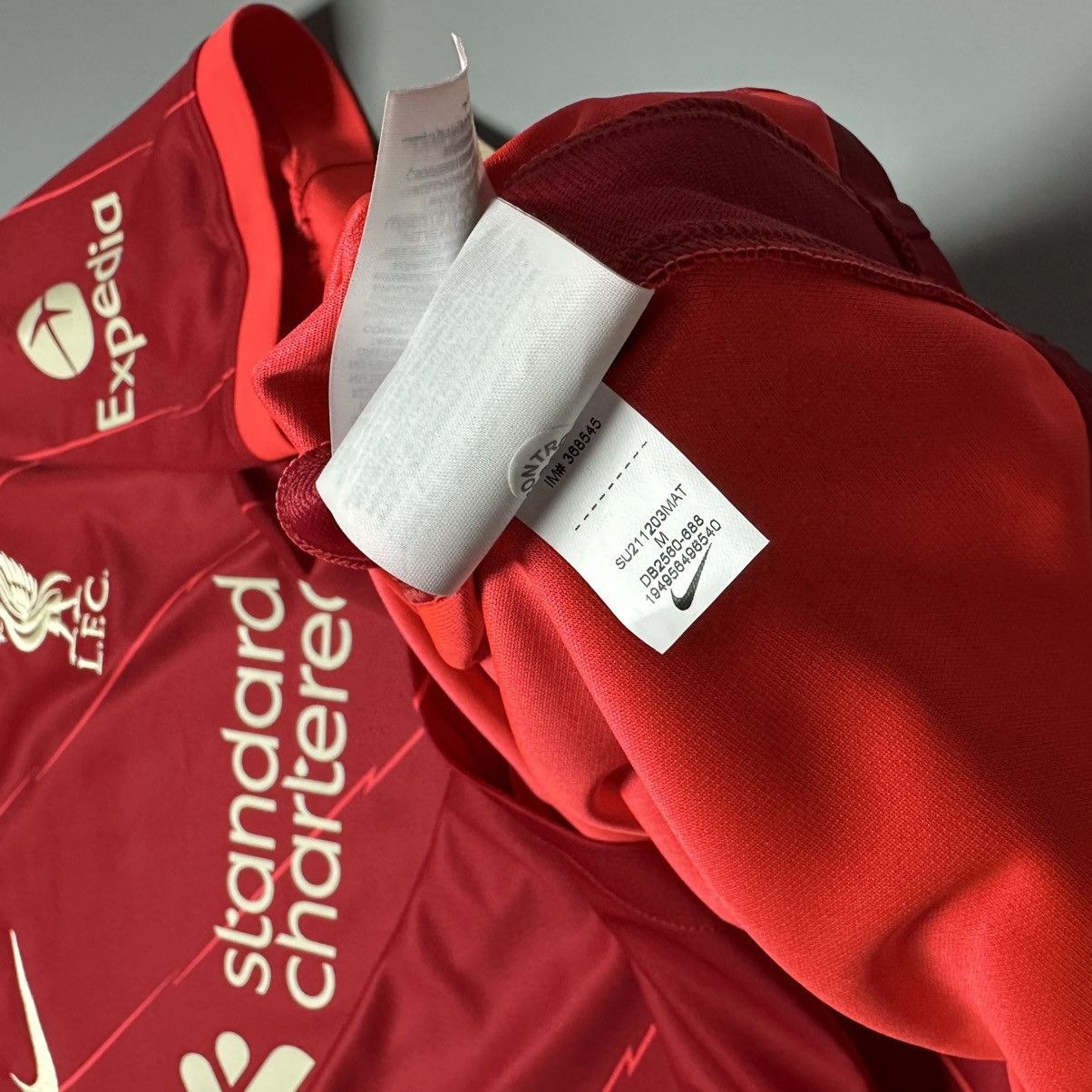 Nike LIVERPOOL NIKE 2021/2022 FOOTBALL HOME JERSEY #3 FABINHO Size US M / EU 48-50 / 2 - 14 Thumbnail