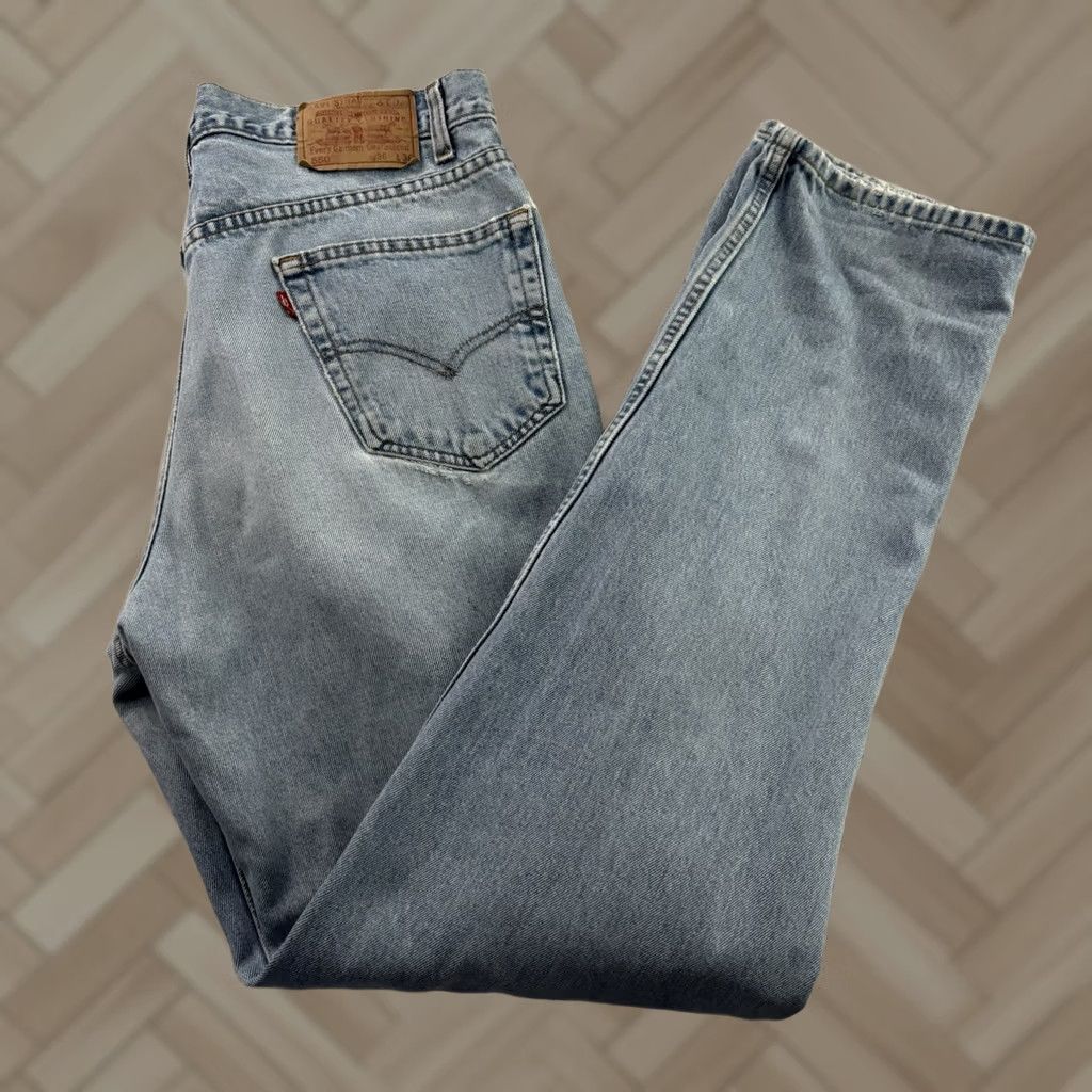 Levi's Vintage Levi's 550 Relaxed Fit Light Wash Denim Blue Jeans Men's 36x36 Size US 36 / EU 52 - 1 Thumbnail
