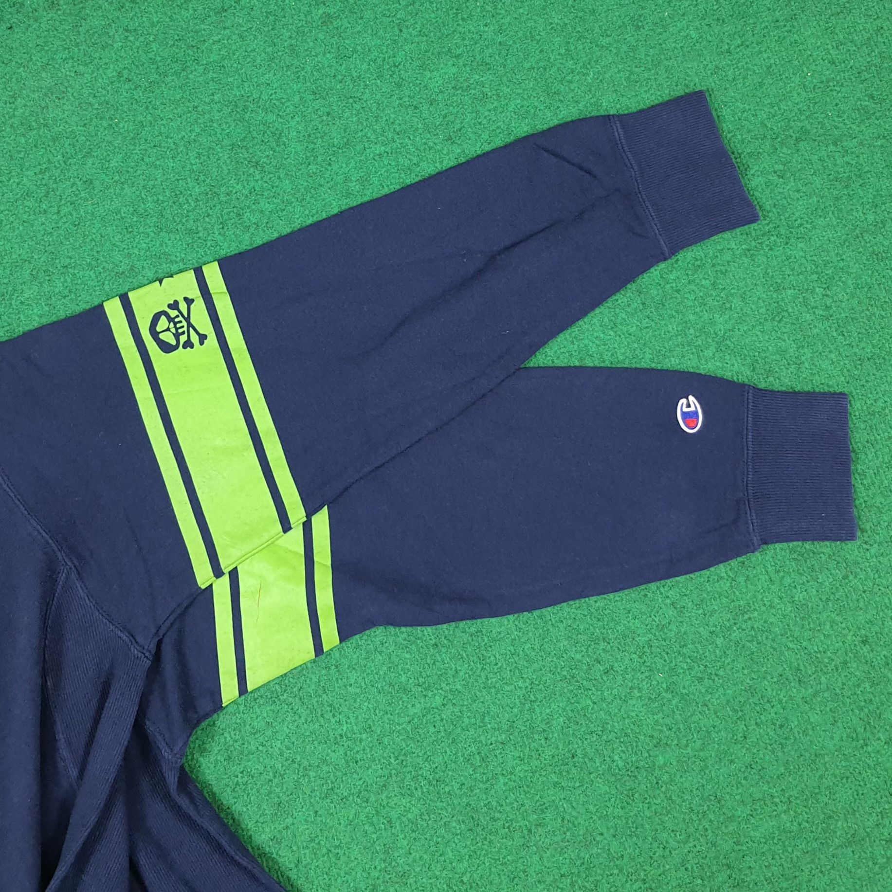 Champion Vintage Blue Cross x Champion Rare Sweatshirt C279N15 Size US S / EU 44-46 / 1 - 3 Thumbnail