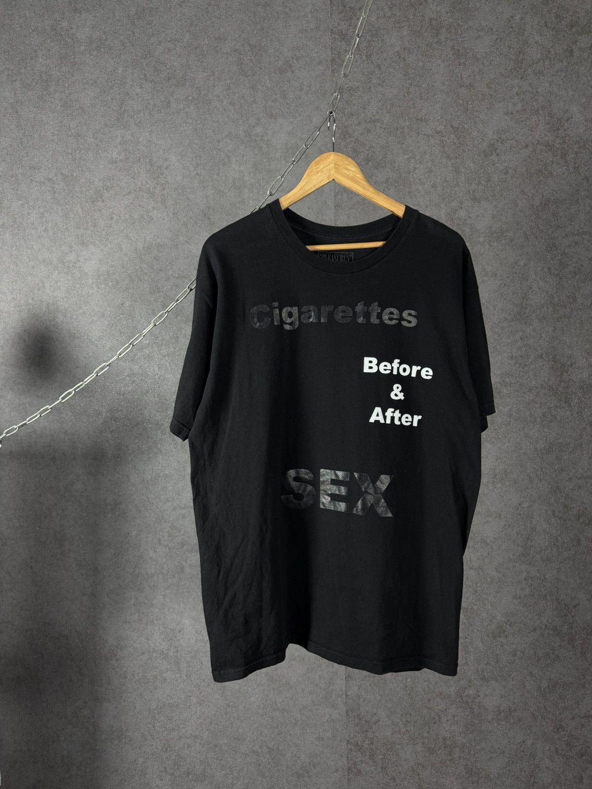 Pleasures Pleasures designer tee Size US L / EU 52-54 / 3 - 1 Thumbnail