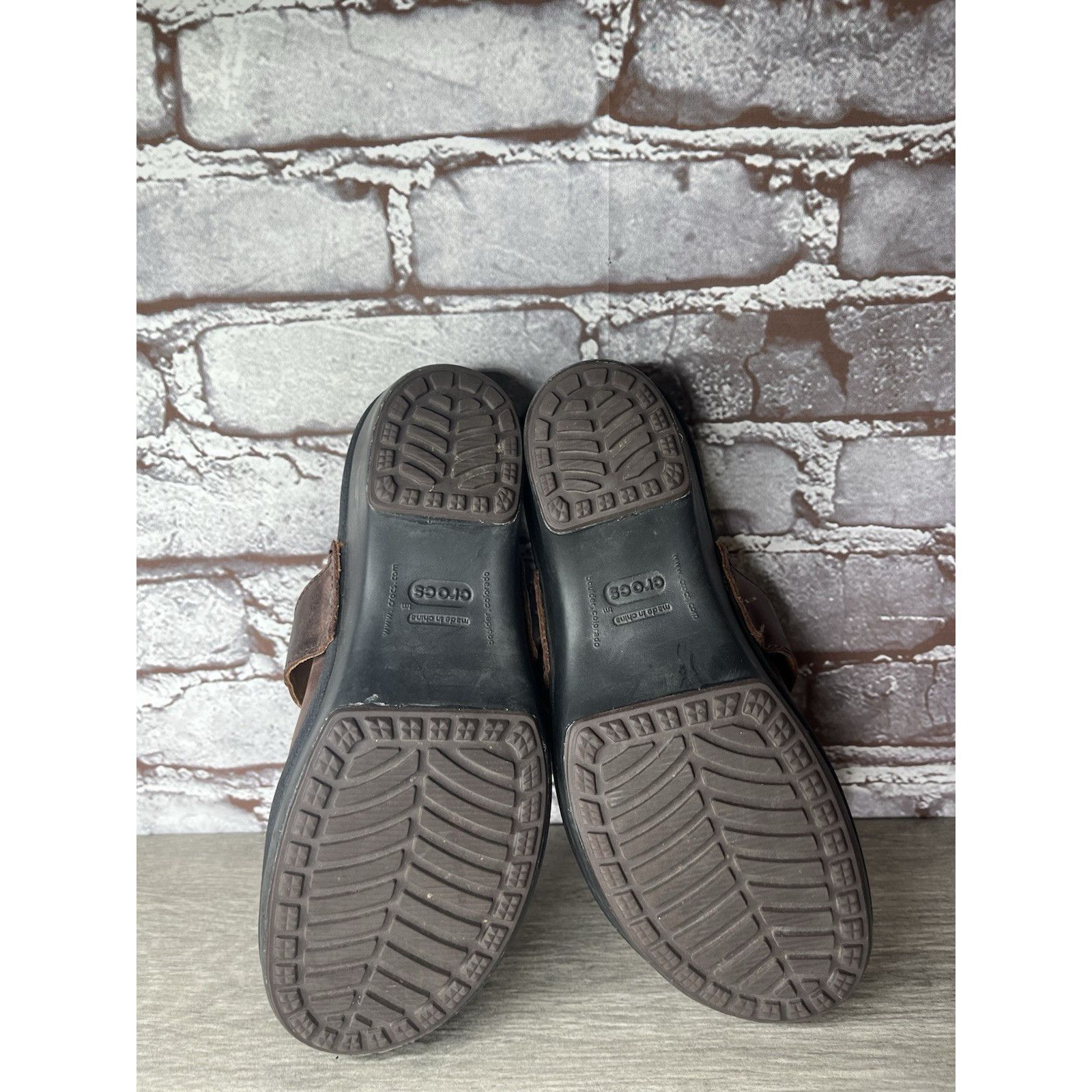 Crocs CROCS COBBLER Brown Leather Brass Buckle Heel Clogs Shoes Wo Size US 7 / IT 37 - 19 Thumbnail