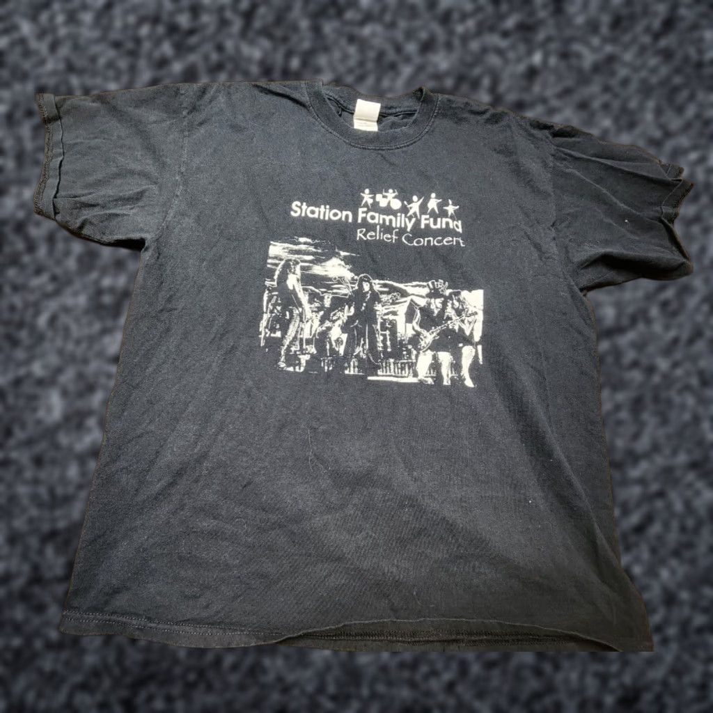 Gildan VINTAGE Gildan Band T Shirt Mens XL Black 2005 The Station Fire Tour Rock Music Size US XL / EU 56 / 4 - 1 Thumbnail