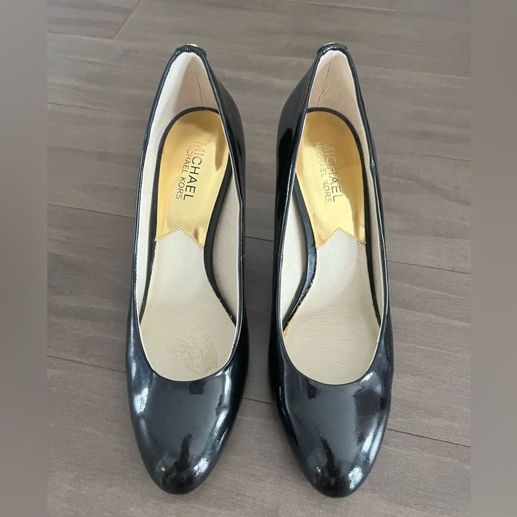 Michael Kors Michale Kors MK Patent leather flex pump heels 9N Narrow Size US 9 / IT 39 - 2 Thumbnail