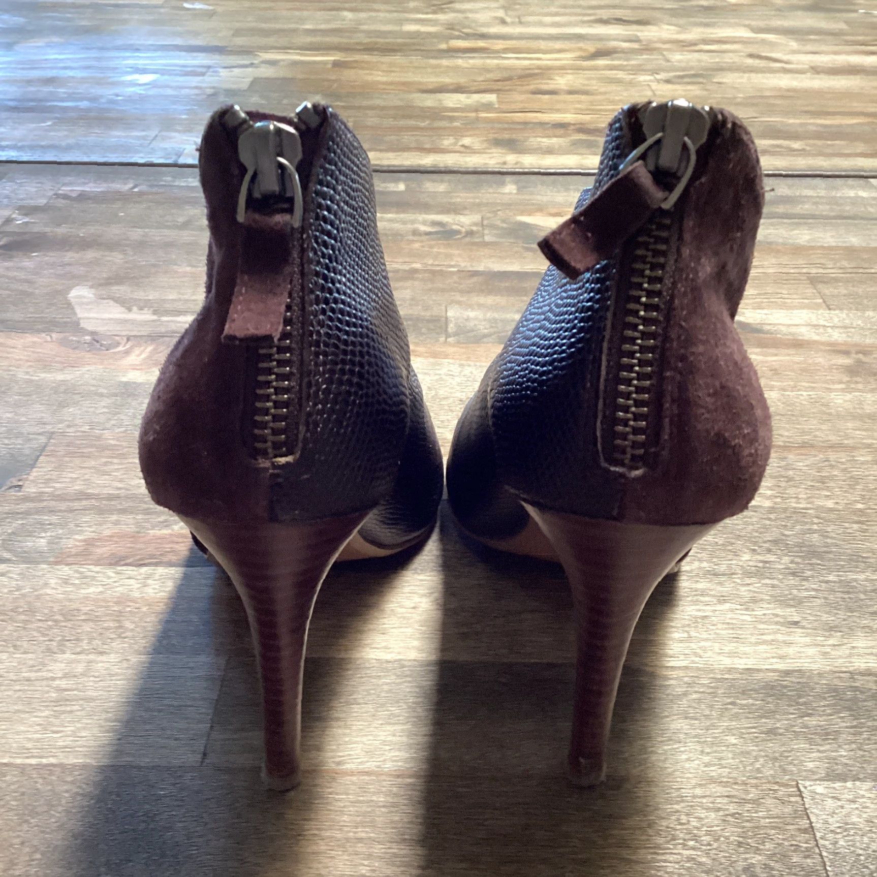 Vintage Halogen Booties Womens 6M Stiletto Heels Brown Lizard Embossed Leather Zip Booties Mande Suede Back Zip Closure Womens Shoes Brown Halogen Size US 6 / IT 36 - 3 Thumbnail