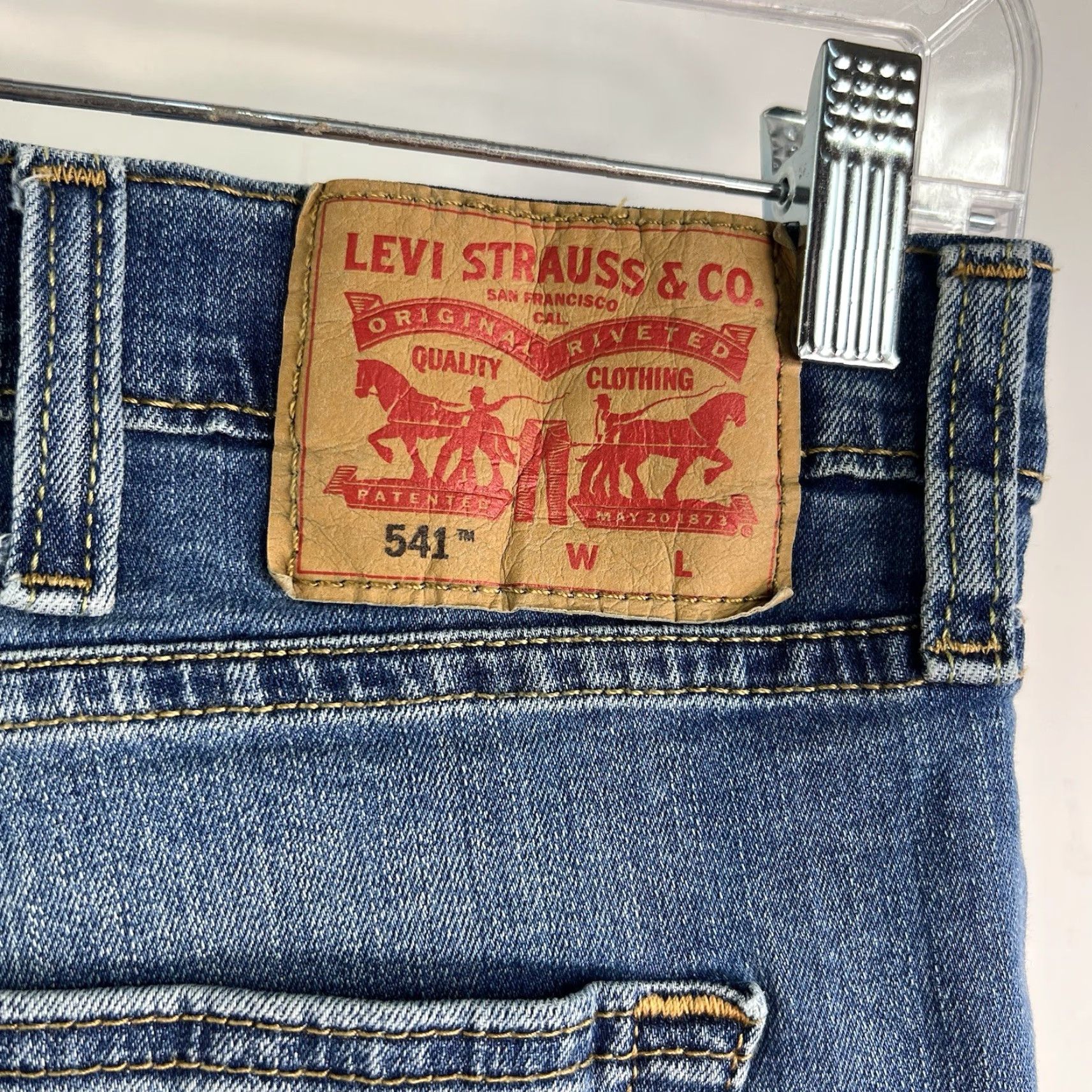 Levi's Levi’s 541 Athletic Taper Denim Jeans Blue Men's 46 29 Inseam Stretch 5-Pocket Denim Jeans Size US 30 / EU 46 - 7 Thumbnail