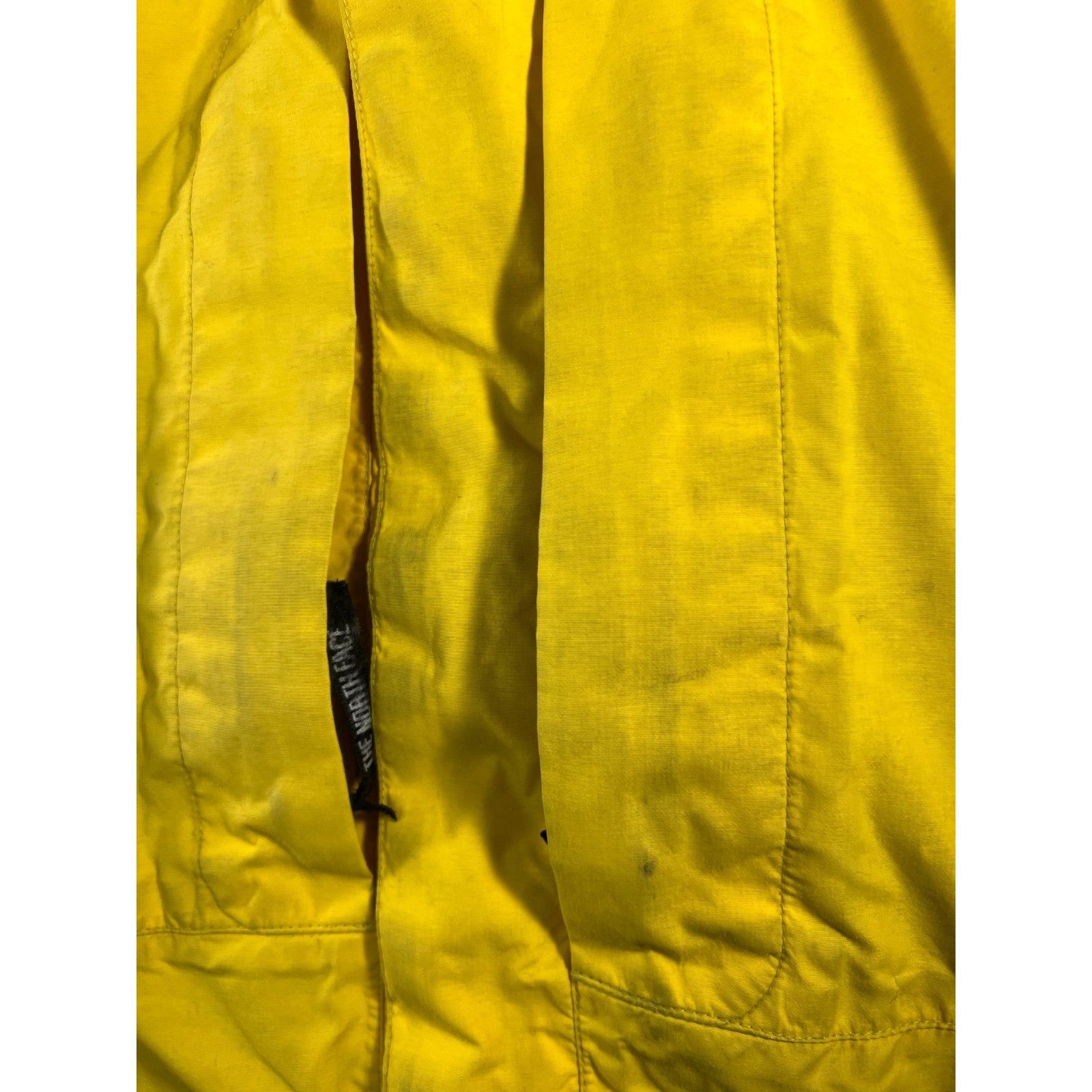 The North Face Vintage The North Face Mountain Jacket Men Black Yellow Colo Size US L / EU 52-54 / 3 - 7 Thumbnail