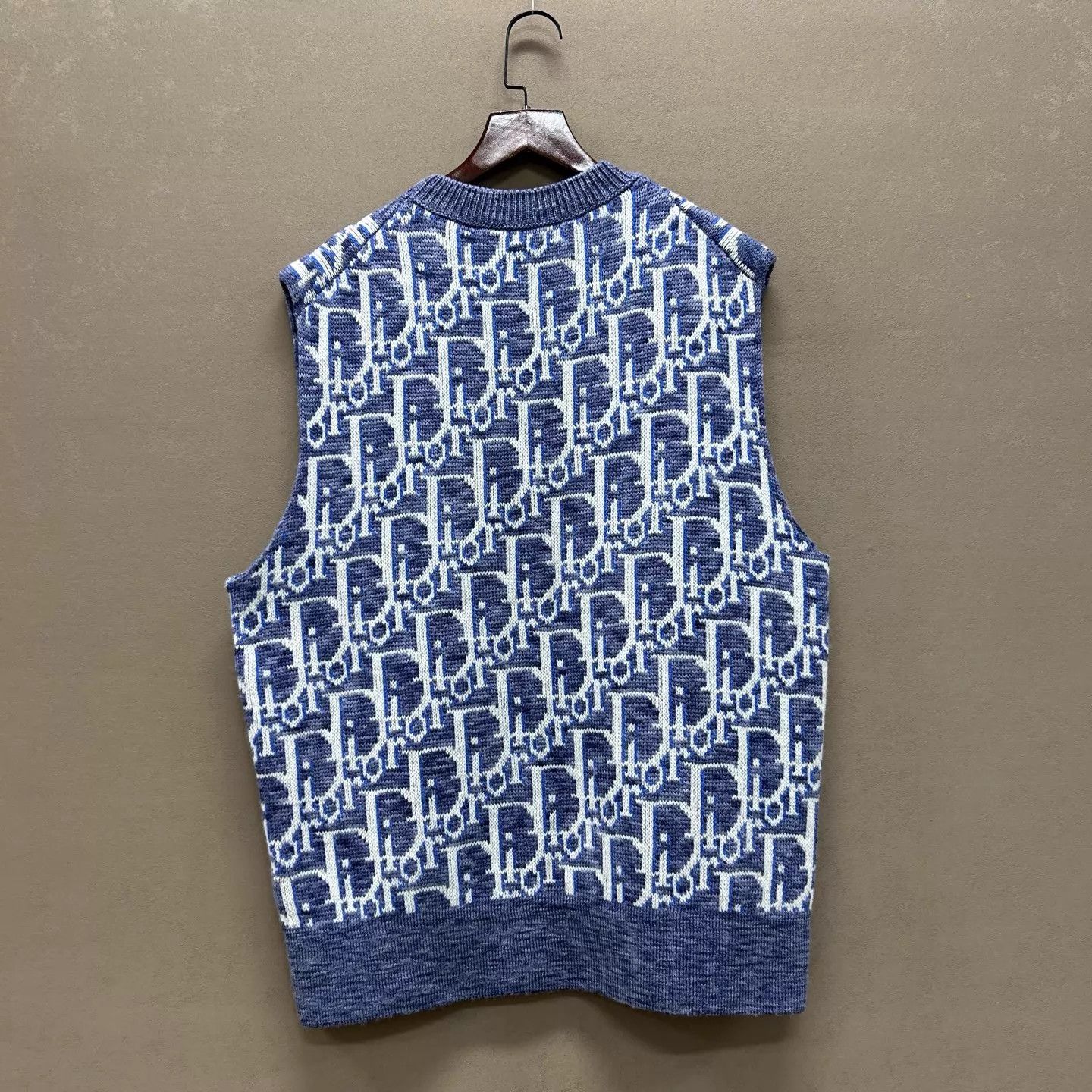 Dior Dior NWT Logo Jacquard Crew Sleeveless Knit Vest Size S Size US S / EU 44-46 / 1 - 2 Thumbnail